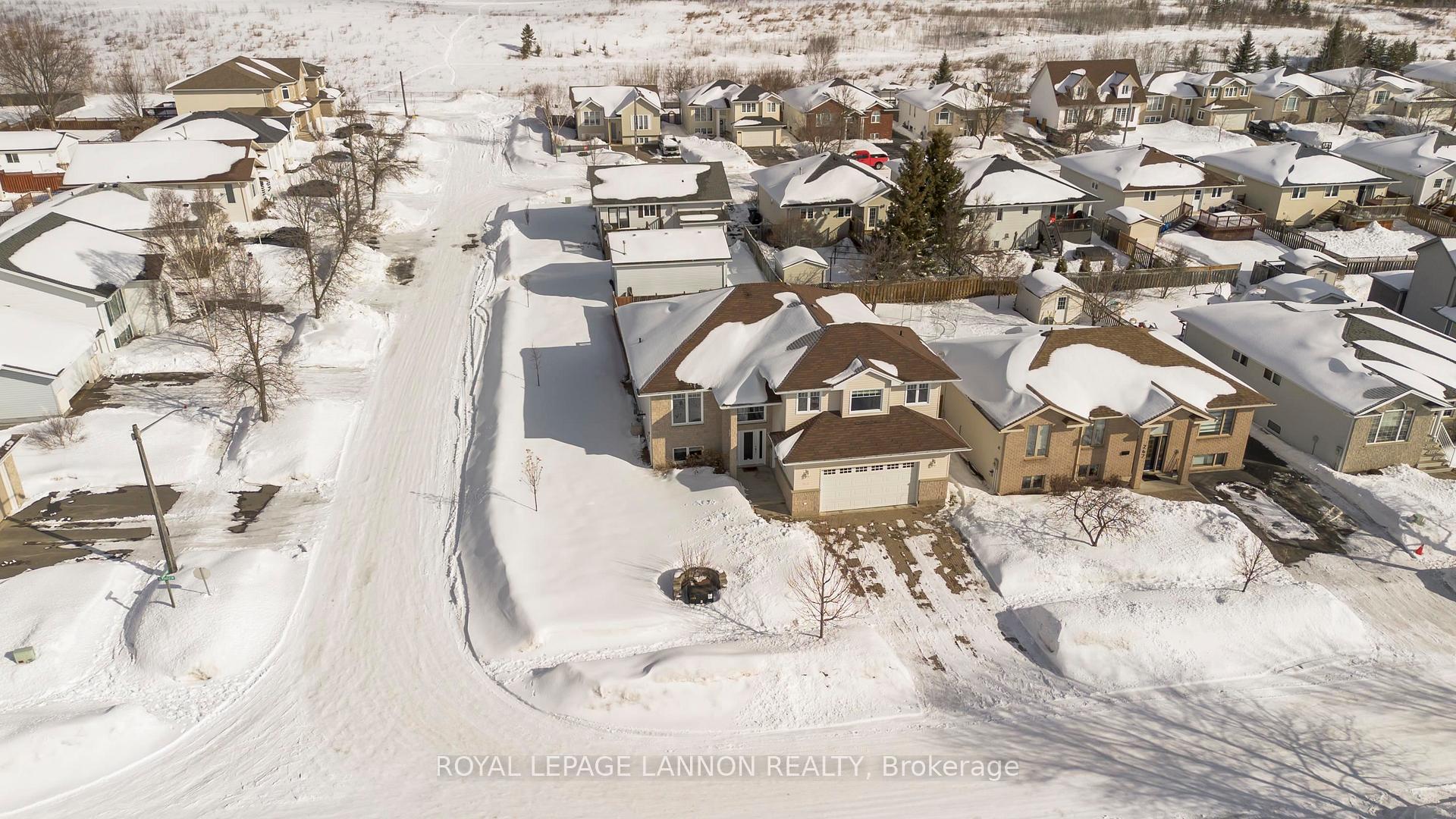 Photo 50 of 253 Newcastle Dr., Thunder Bay, John Street North — HOMEH