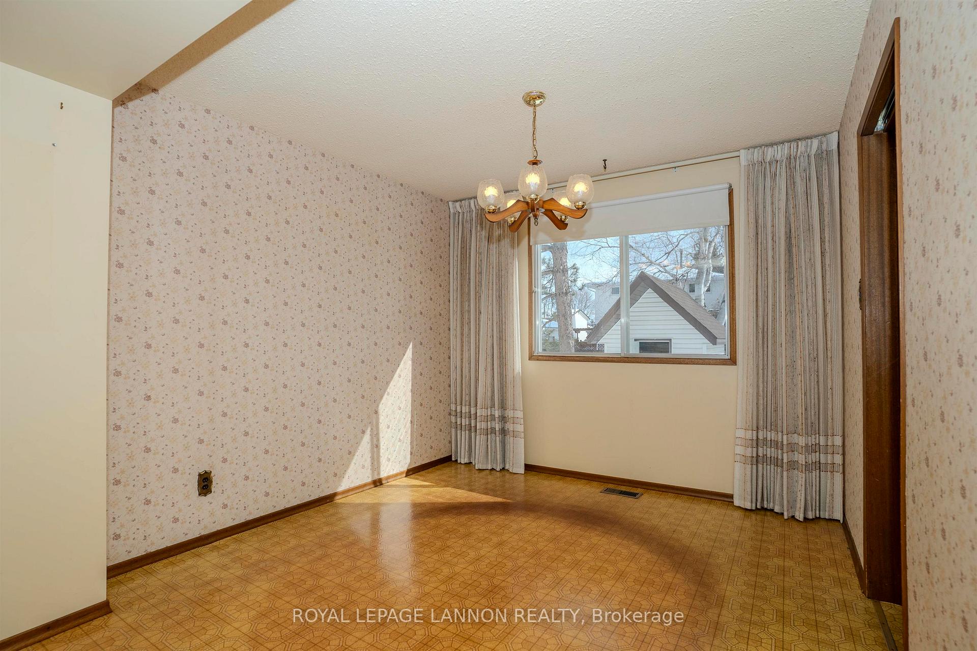 Photo 6 of 675 Thornloe Drive, Thunder Bay, Northwood Park — HOMEH