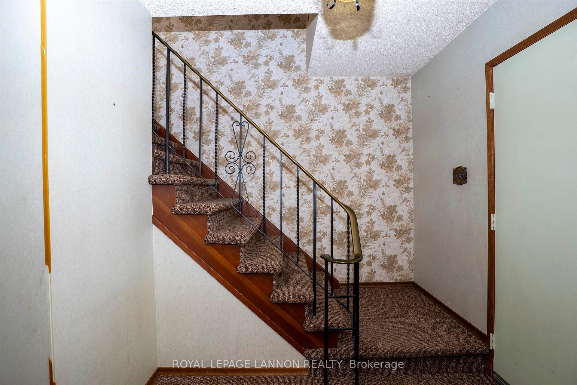 Photo 13 of 675 Thornloe Drive, Thunder Bay, Northwood Park — HOMEH
