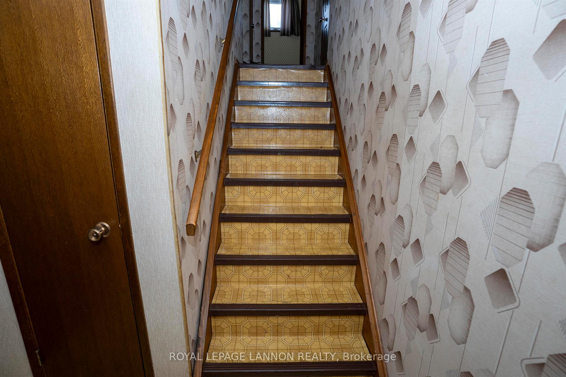 Photo 33 of 675 Thornloe Drive, Thunder Bay, Northwood Park — HOMEH