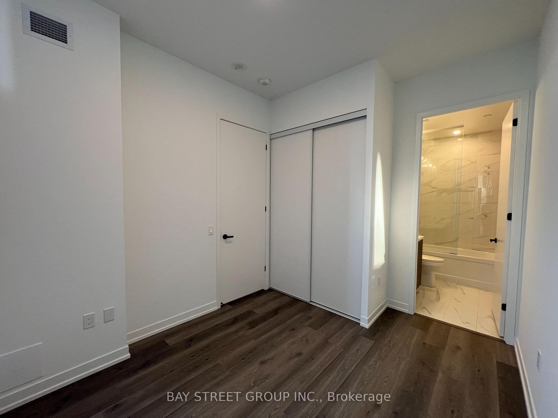 Photo 3 of Unit 601, 8 Interchang Way, Vaughan, Vaughan Corporate Centre — HOMEH