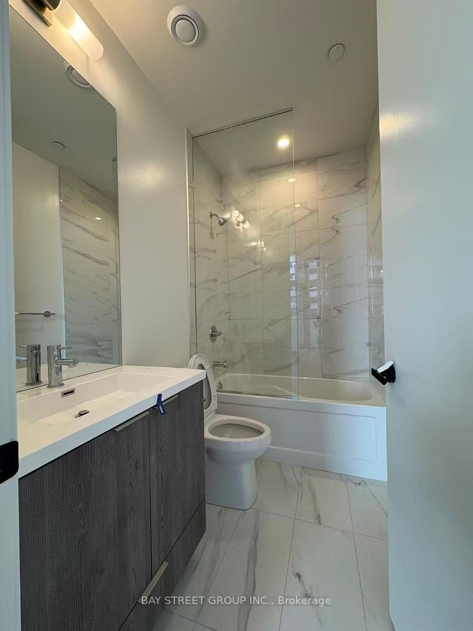 Photo 5 of Unit 601, 8 Interchang Way, Vaughan, Vaughan Corporate Centre — HOMEH