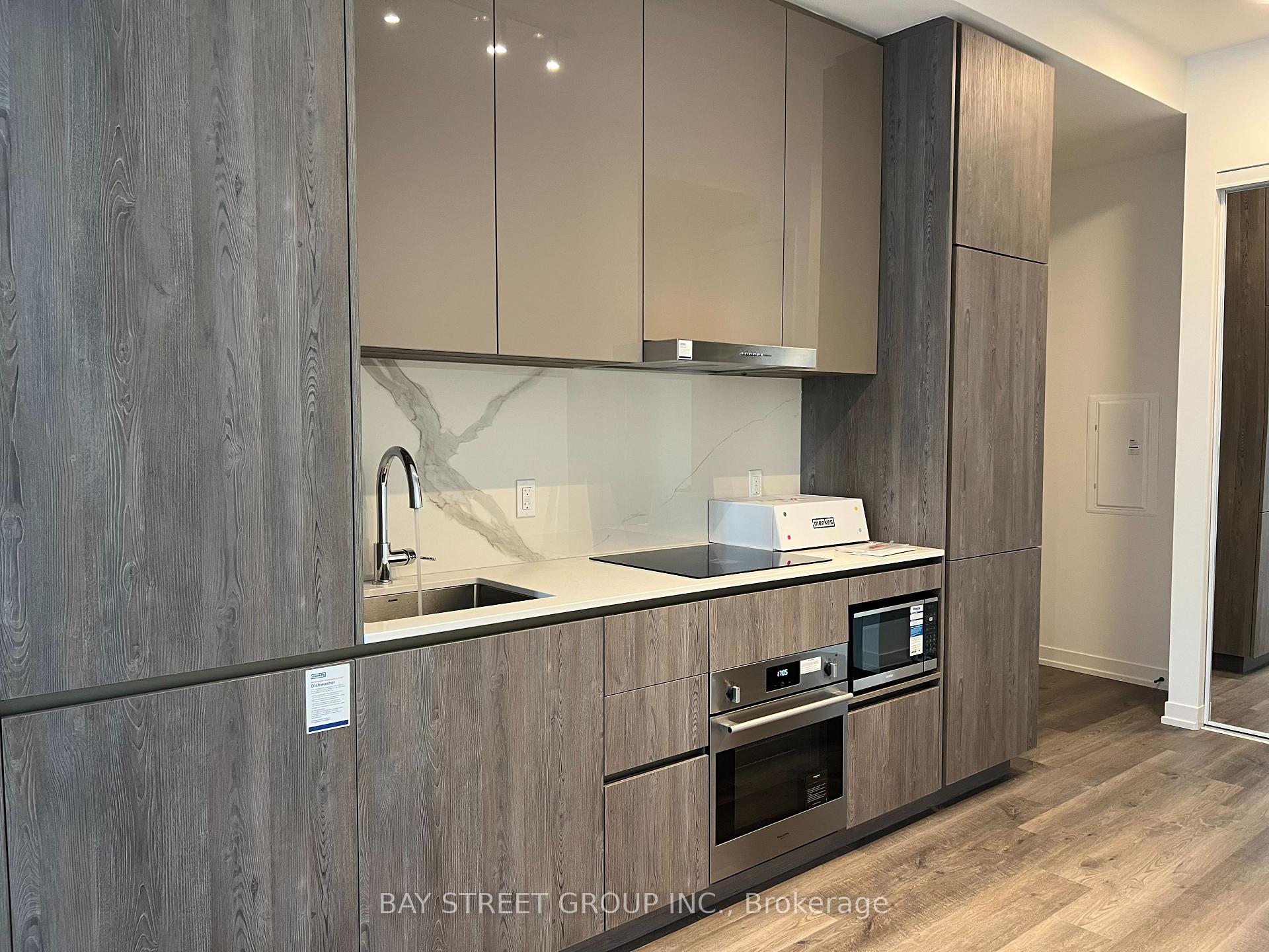 Photo 7 of Unit 601, 8 Interchang Way, Vaughan, Vaughan Corporate Centre — HOMEH