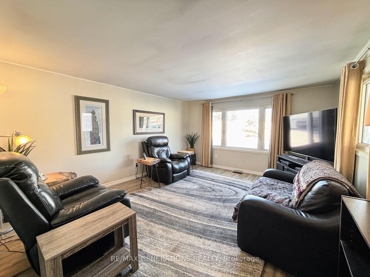 Photo 5 of 10 Jackson Crescent, Marathon — HOMEH