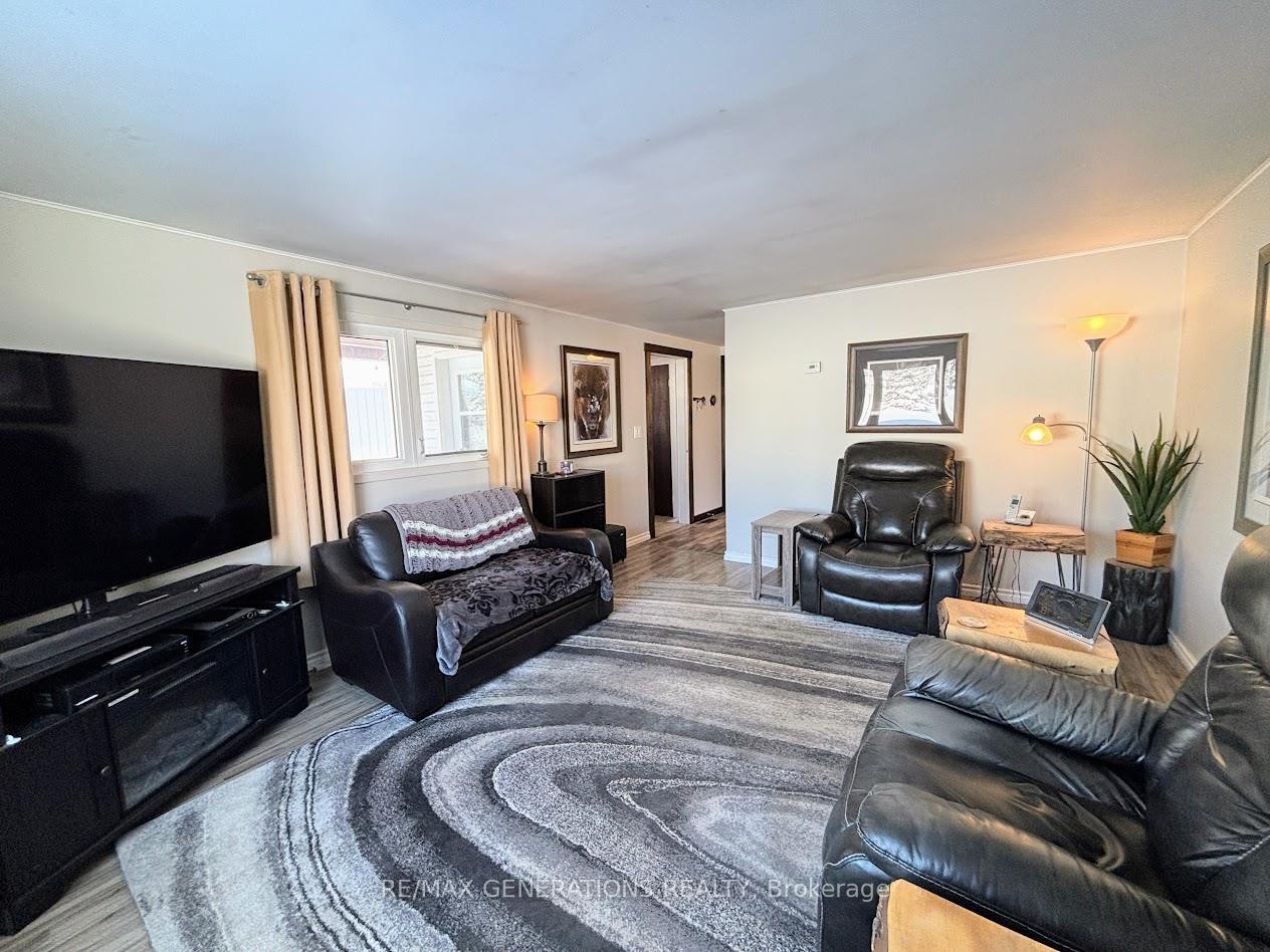 Photo 6 of 10 Jackson Crescent, Marathon — HOMEH