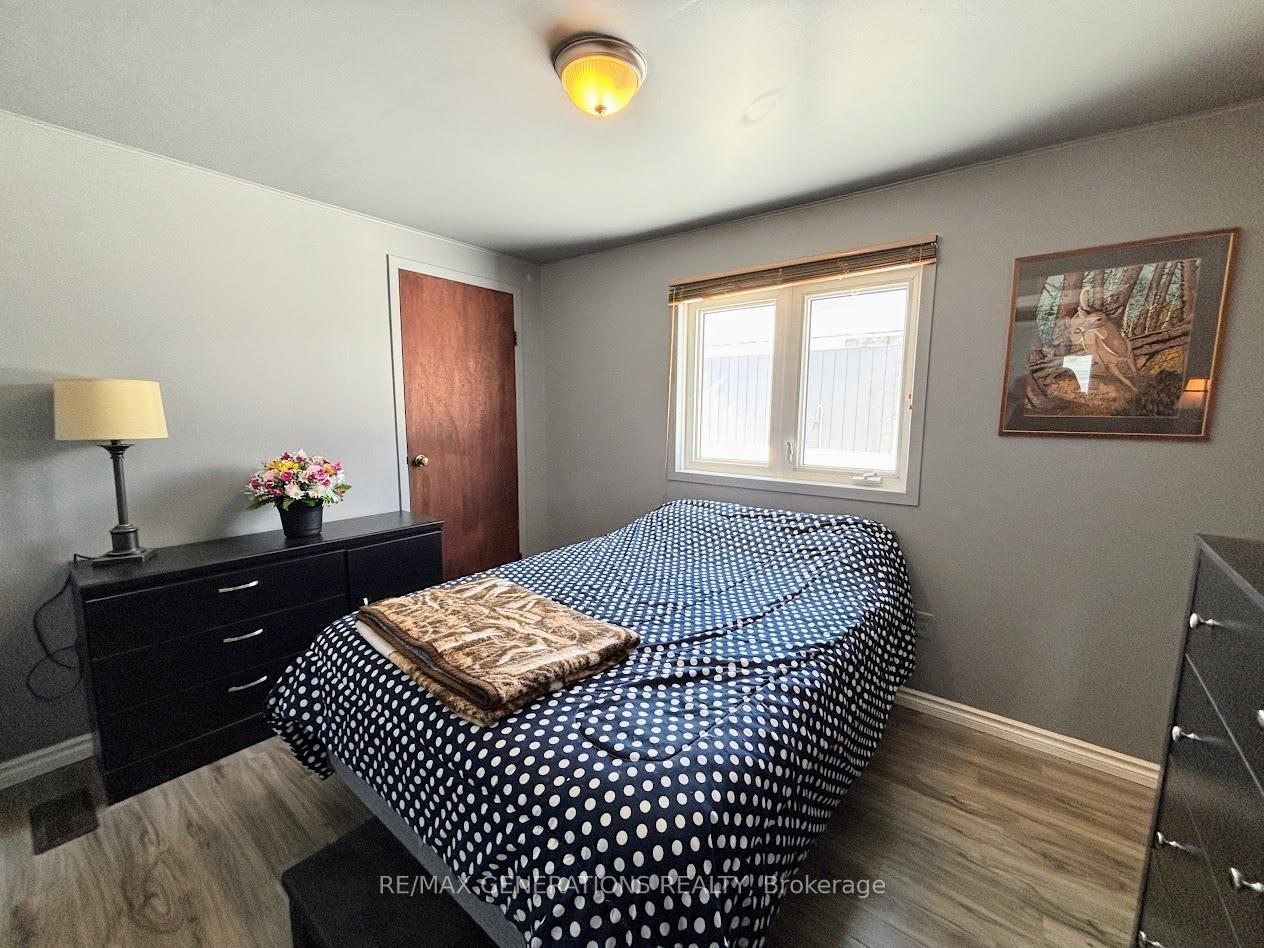 Photo 9 of 10 Jackson Crescent, Marathon — HOMEH
