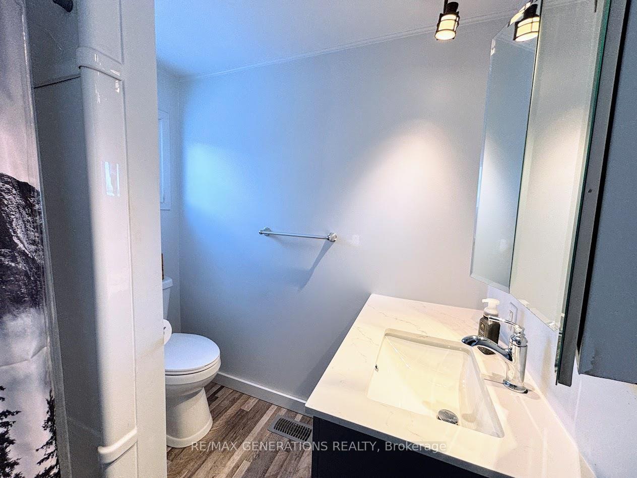 Photo 15 of 10 Jackson Crescent, Marathon — HOMEH