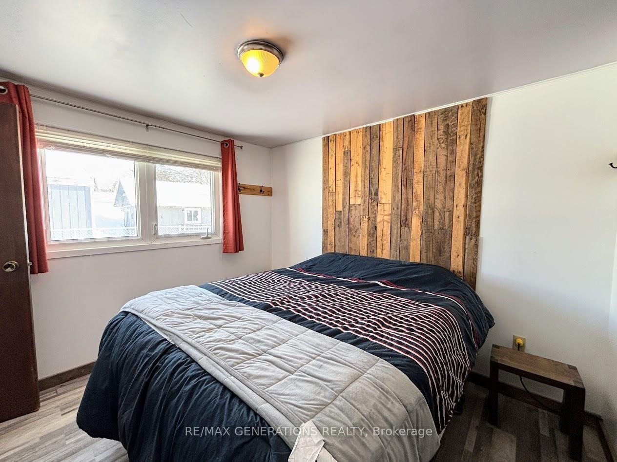 Photo 17 of 10 Jackson Crescent, Marathon — HOMEH