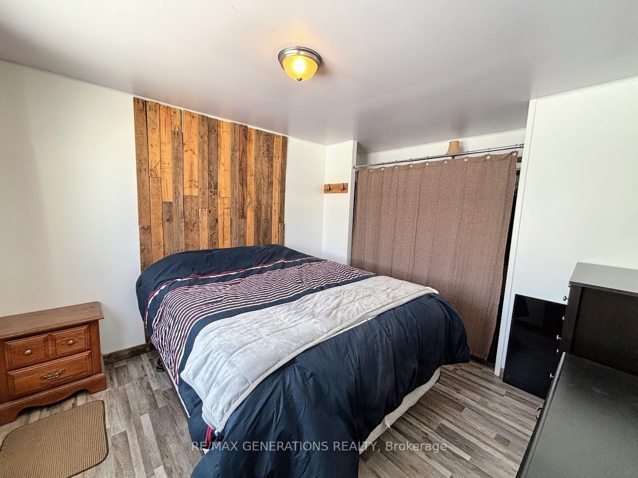 Photo 18 of 10 Jackson Crescent, Marathon — HOMEH