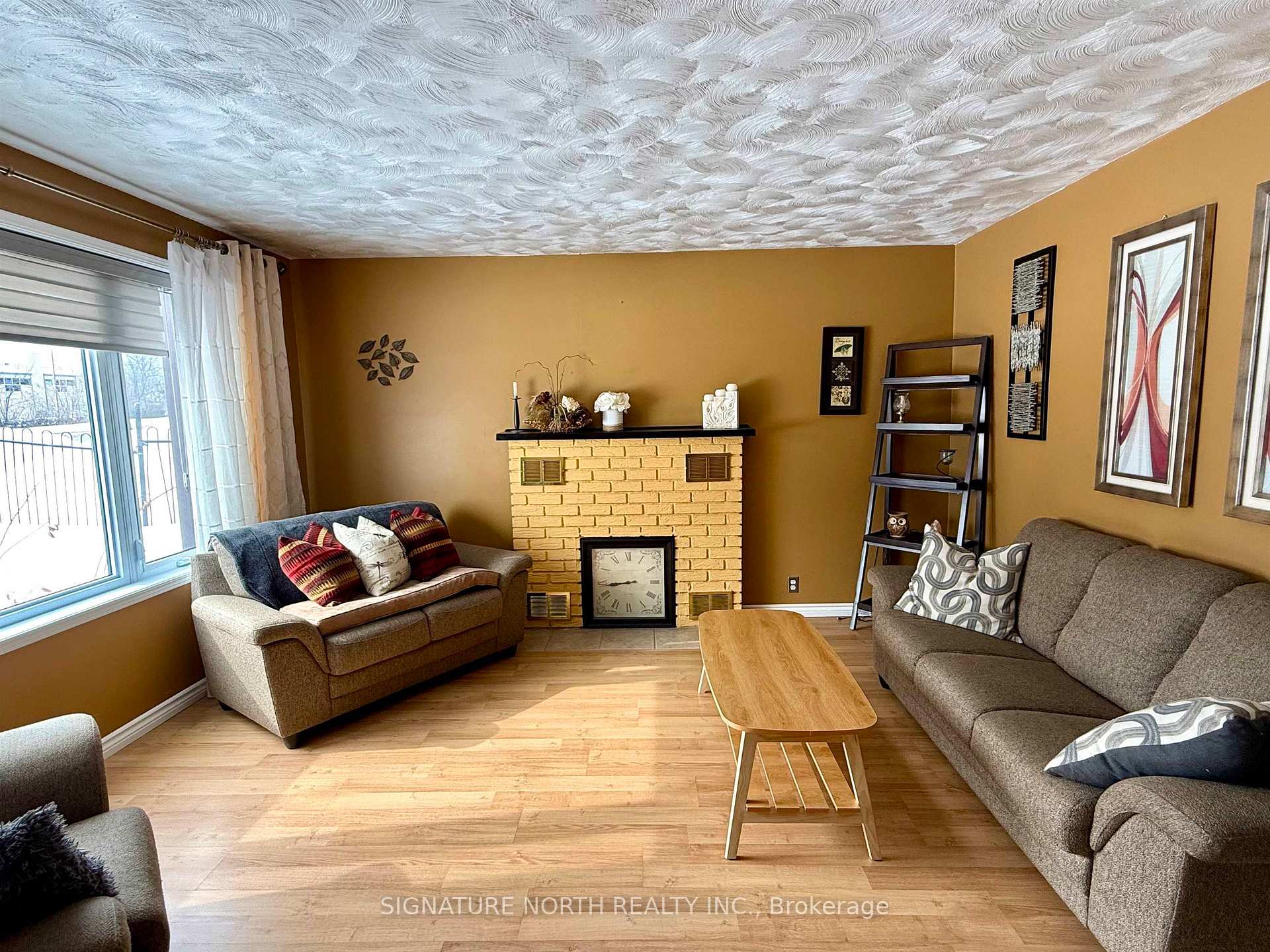 Photo 4 of 458 Algoma Street N, Thunder Bay, Shuniah — HOMEH