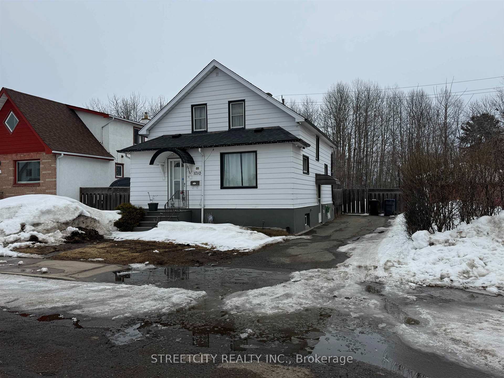 Photo 1 of 1010 Alberta Street, Thunder Bay, East End — HOMEH