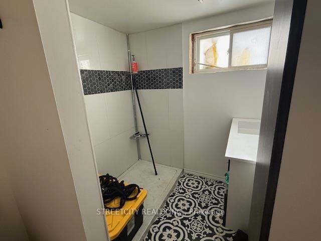 Photo 18 of 1010 Alberta Street, Thunder Bay, East End — HOMEH