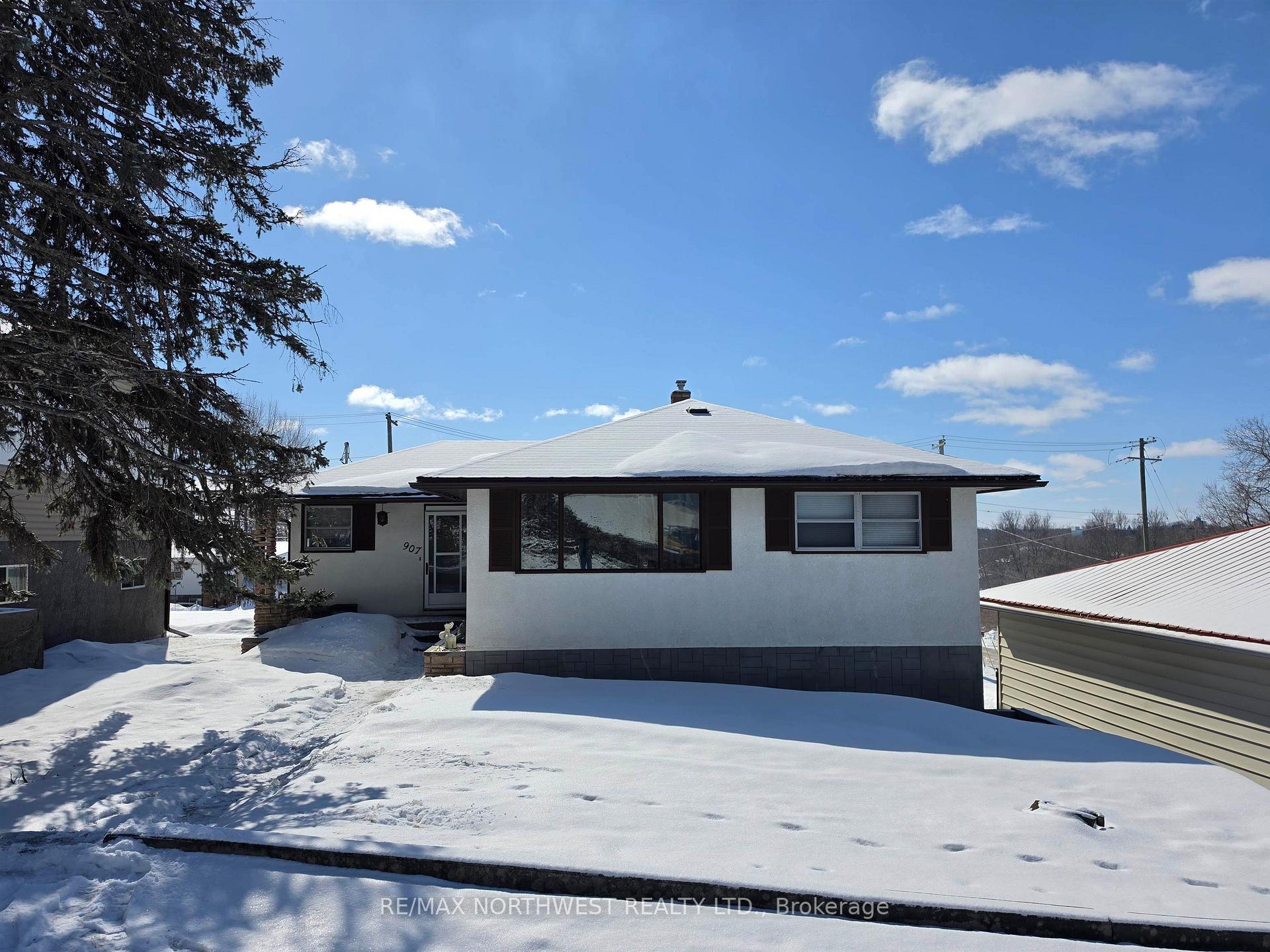 Photo 1 of 907 Seventh Street N, Kenora, Evergreen — HOMEH
