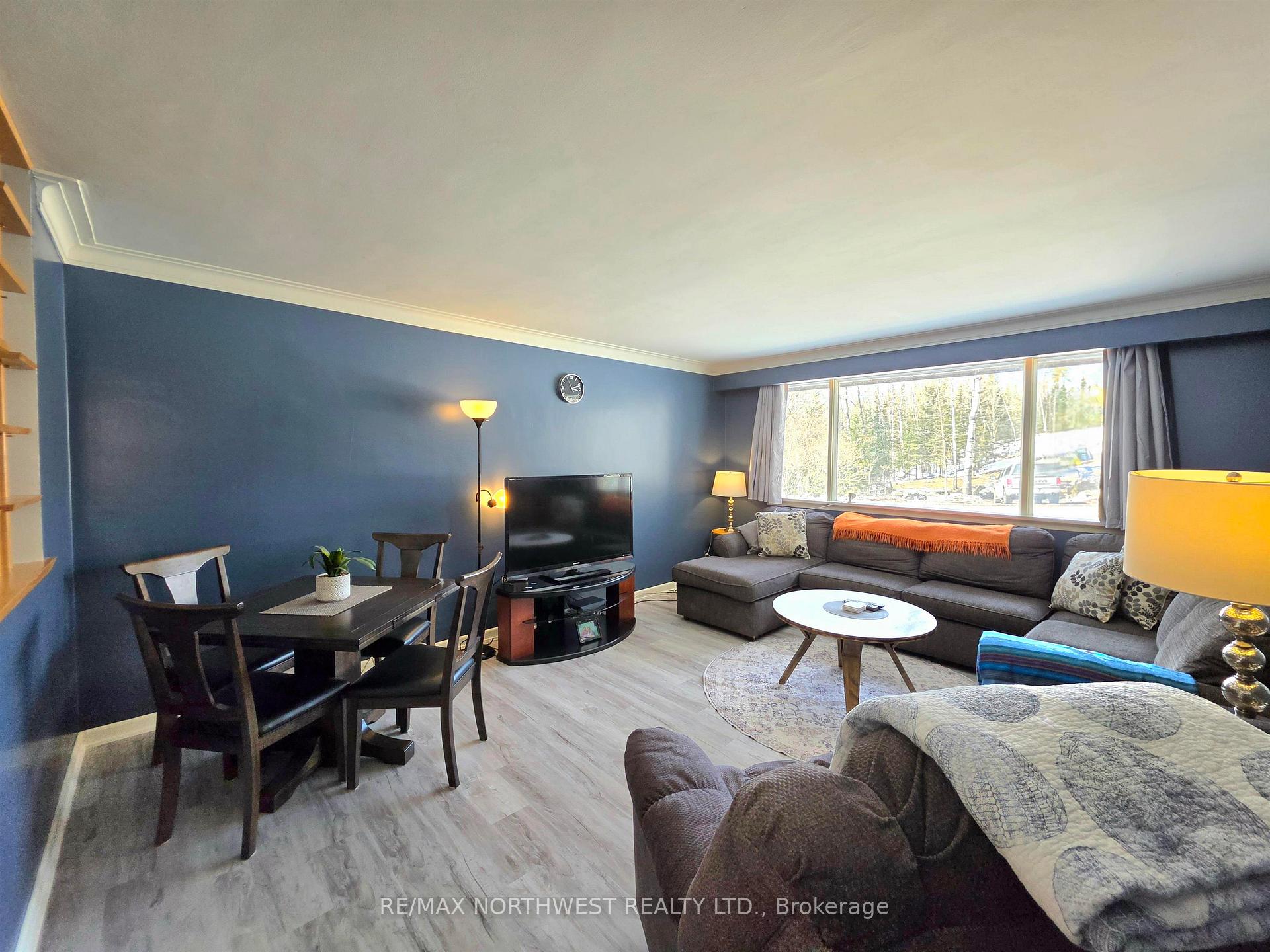 Photo 2 of 907 Seventh Street N, Kenora, Evergreen — HOMEH