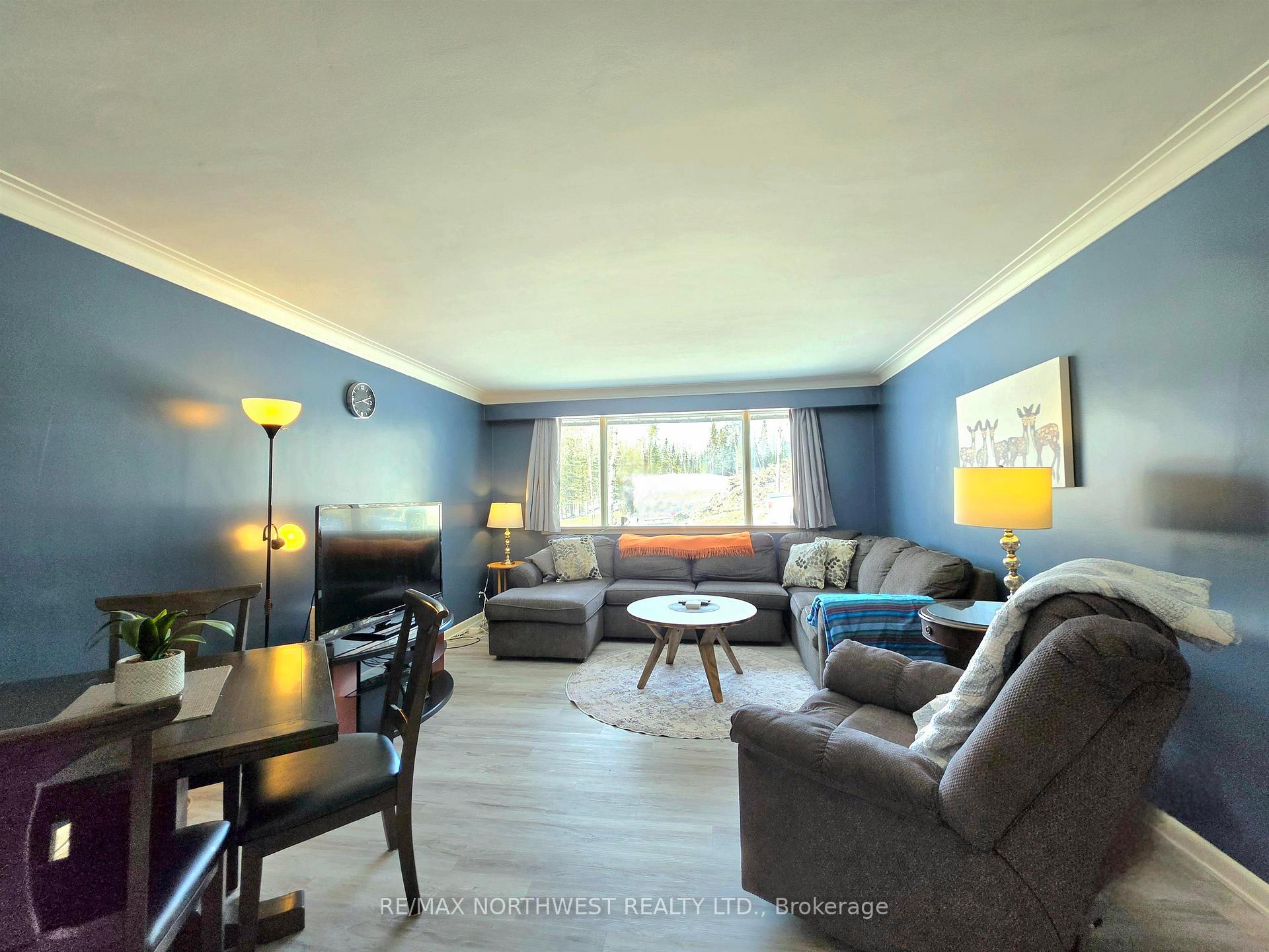 Photo 3 of 907 Seventh Street N, Kenora, Evergreen — HOMEH