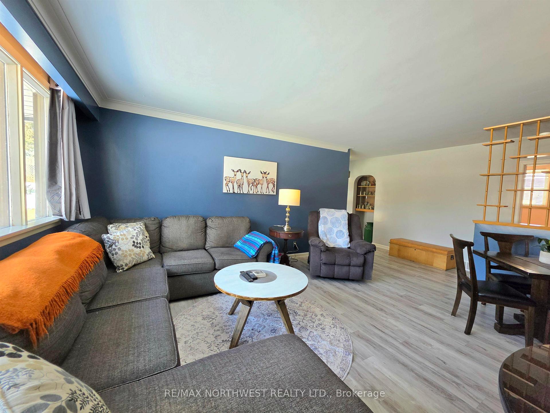 Photo 4 of 907 Seventh Street N, Kenora, Evergreen — HOMEH