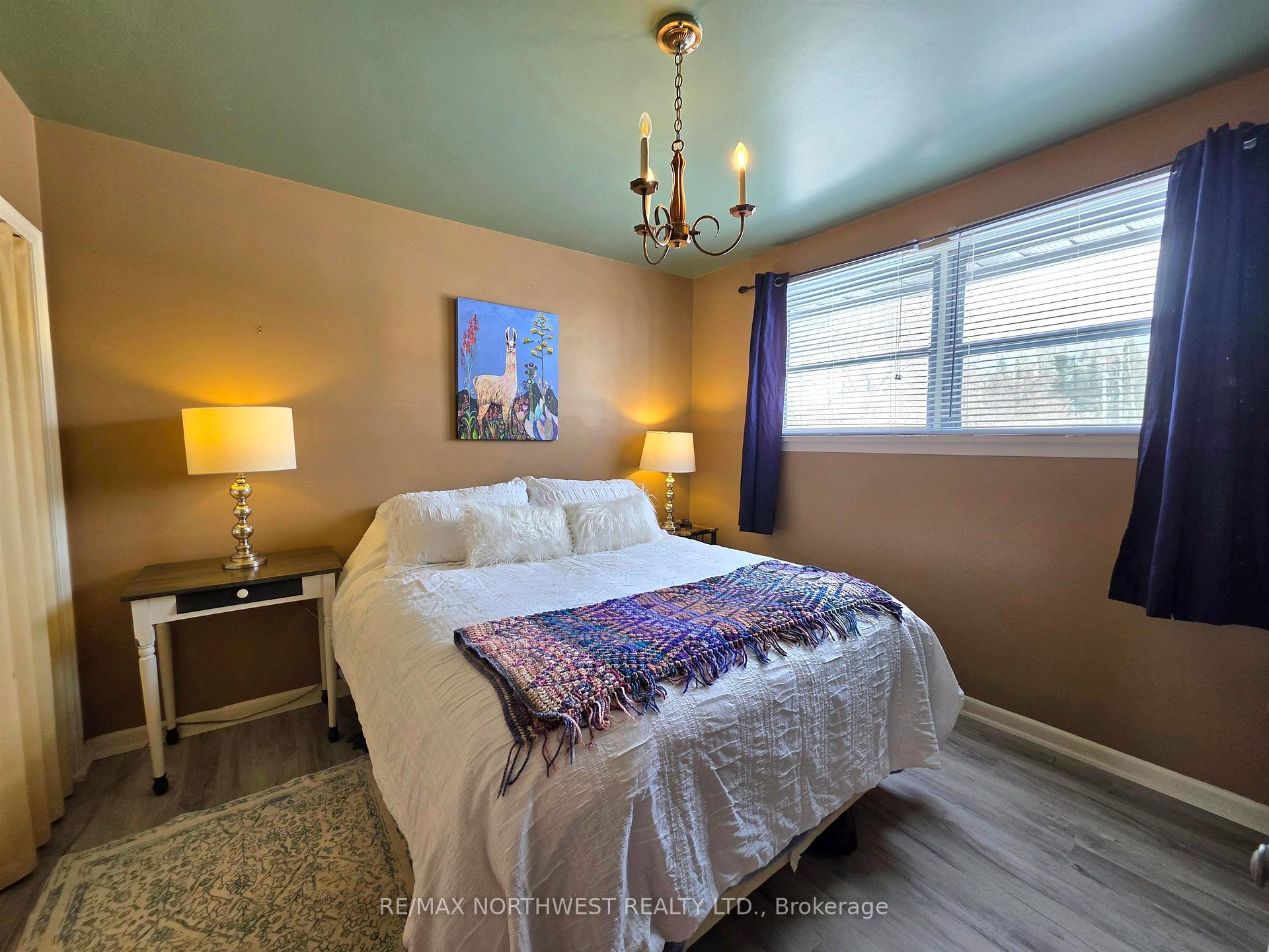 Photo 11 of 907 Seventh Street N, Kenora, Evergreen — HOMEH