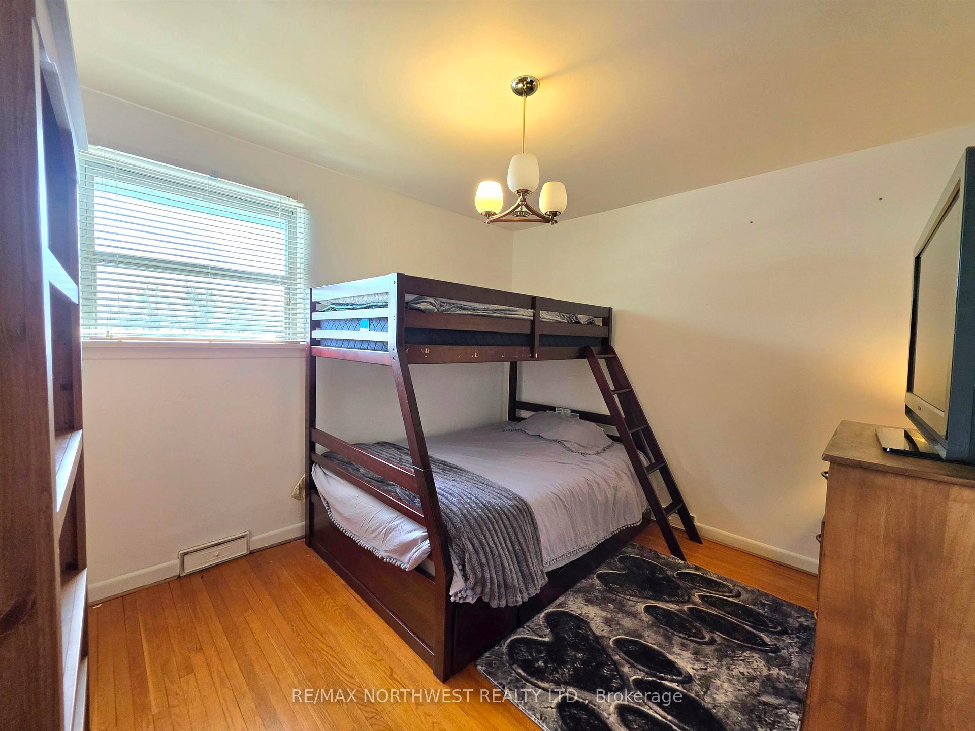 Photo 14 of 907 Seventh Street N, Kenora, Evergreen — HOMEH