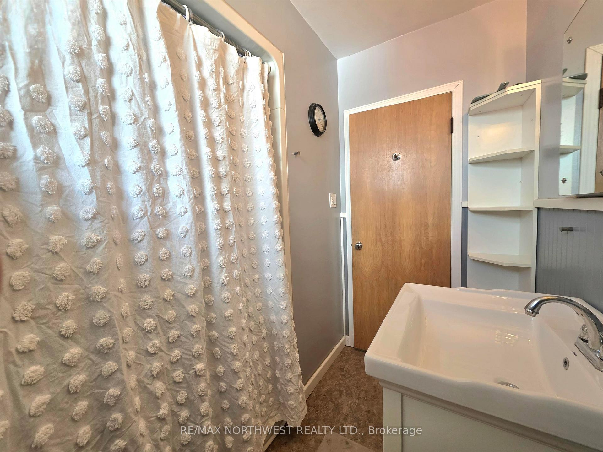 Photo 17 of 907 Seventh Street N, Kenora, Evergreen — HOMEH