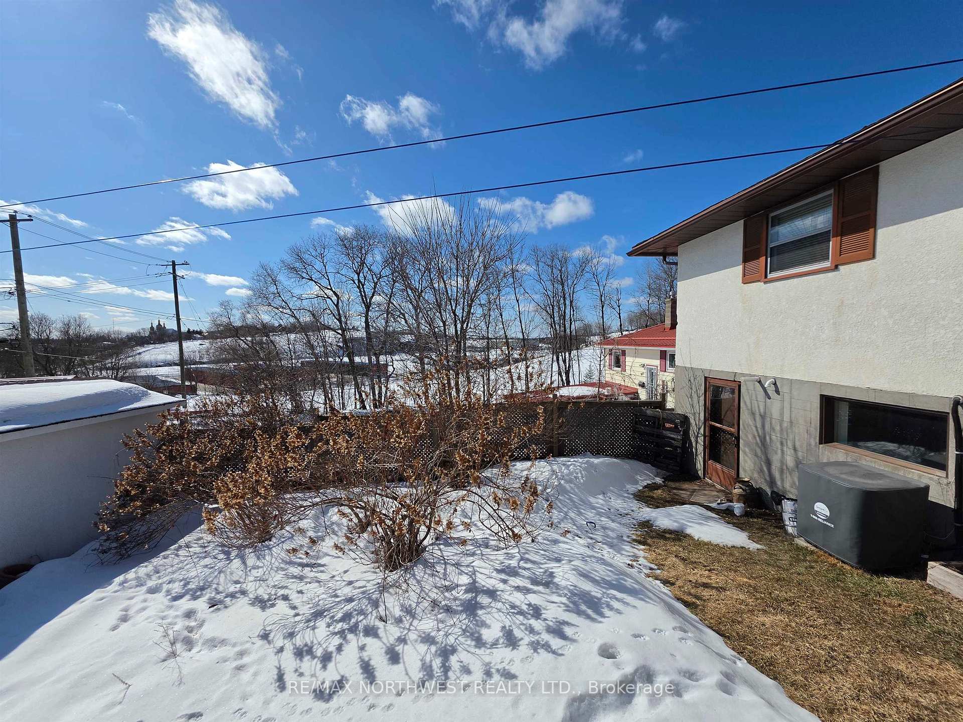 Photo 30 of 907 Seventh Street N, Kenora, Evergreen — HOMEH