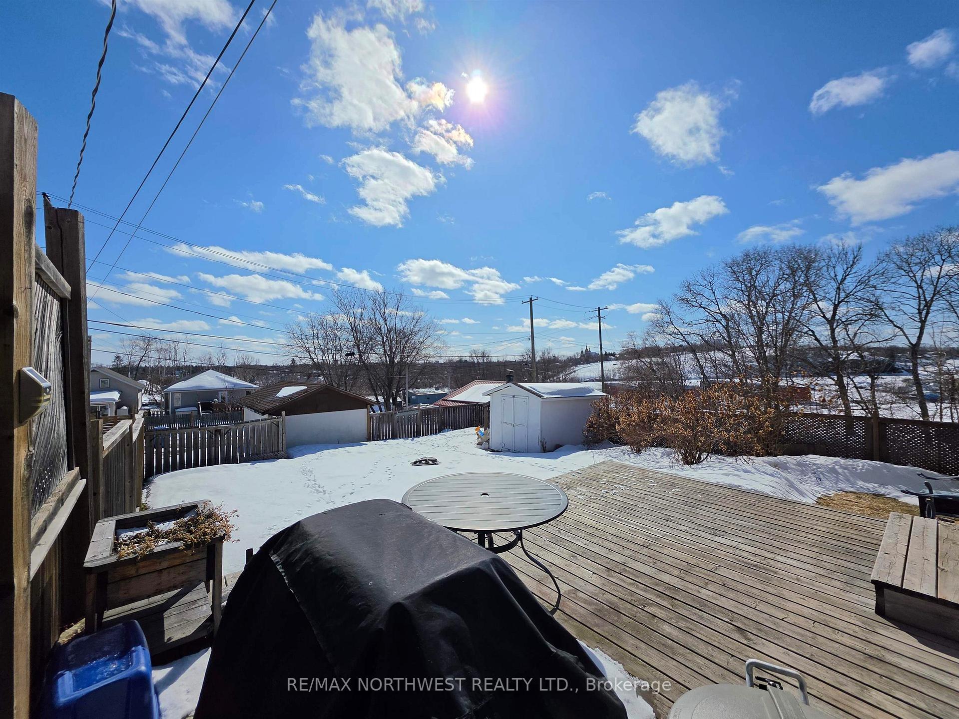Photo 31 of 907 Seventh Street N, Kenora, Evergreen — HOMEH
