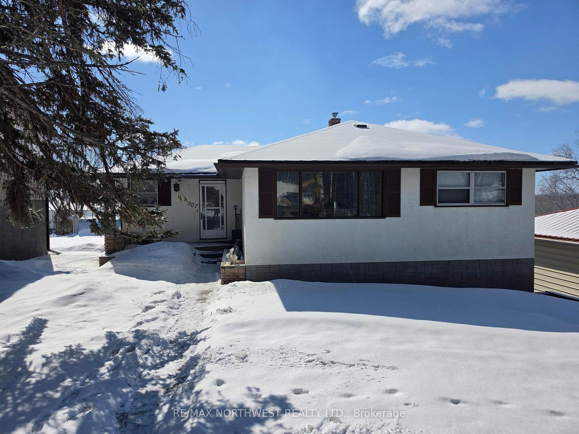 Photo 36 of 907 Seventh Street N, Kenora, Evergreen — HOMEH