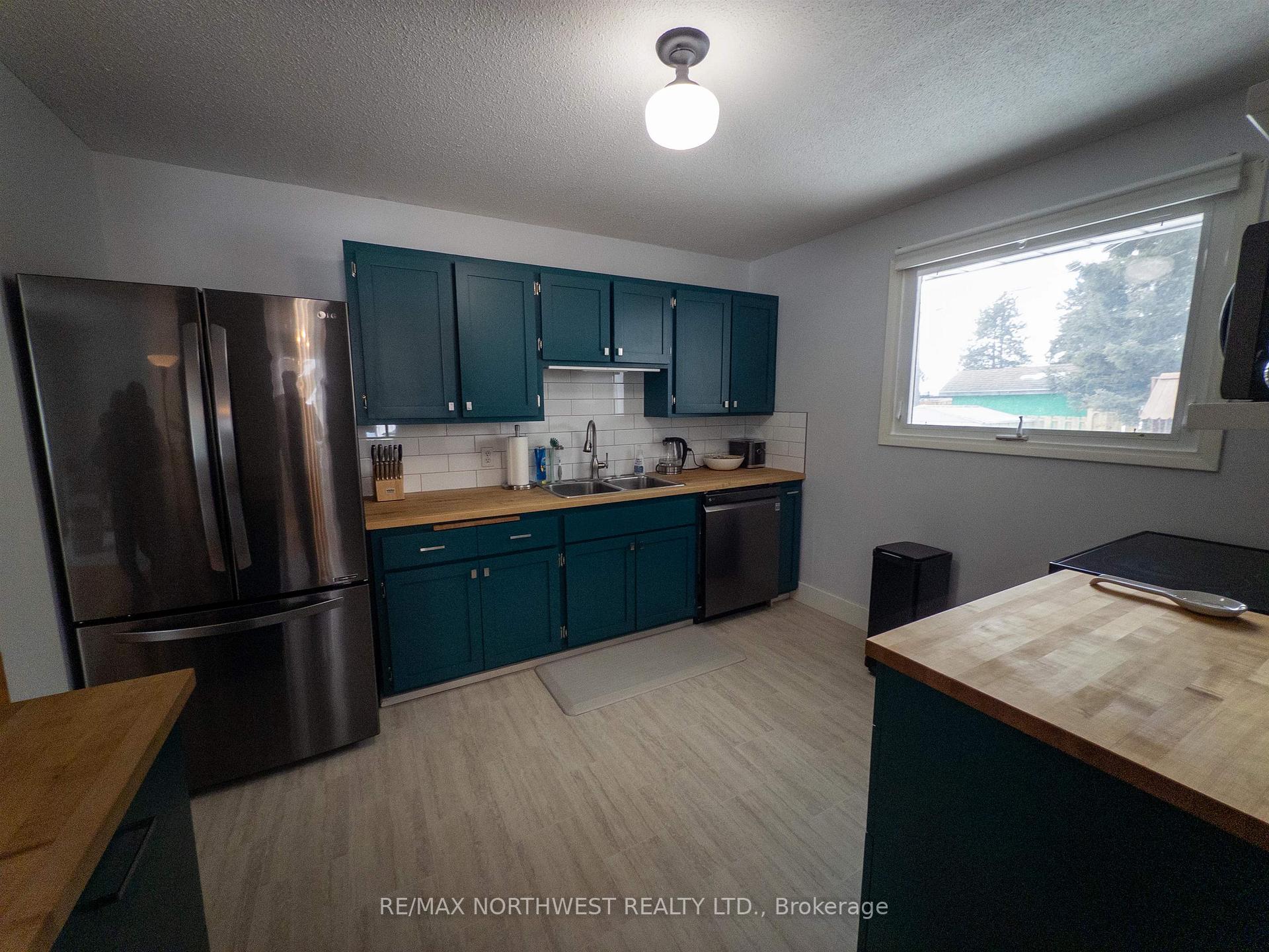 Photo 6 of 1102 Minto Avenue, Kenora, Amethyst — HOMEH