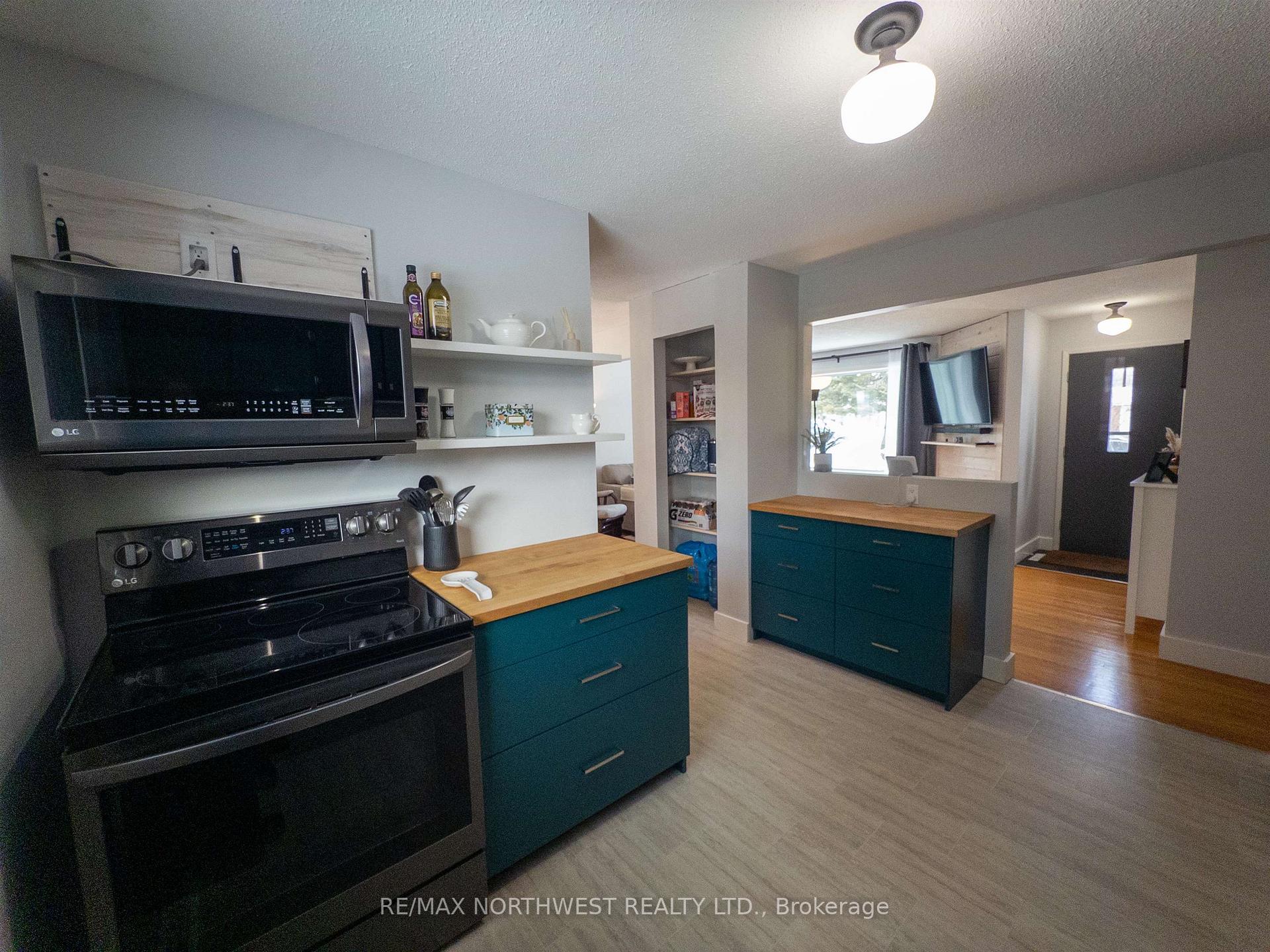 Photo 7 of 1102 Minto Avenue, Kenora, Amethyst — HOMEH