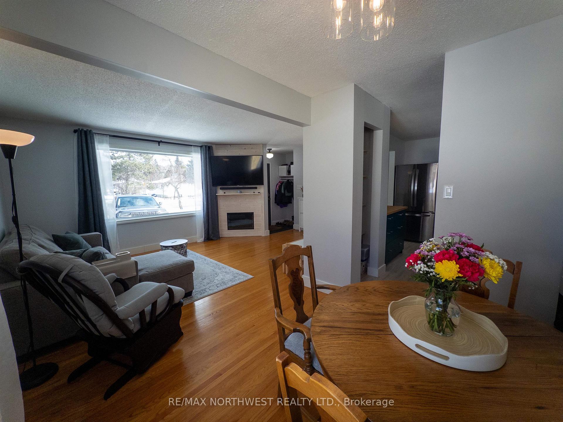 Photo 10 of 1102 Minto Avenue, Kenora, Amethyst — HOMEH