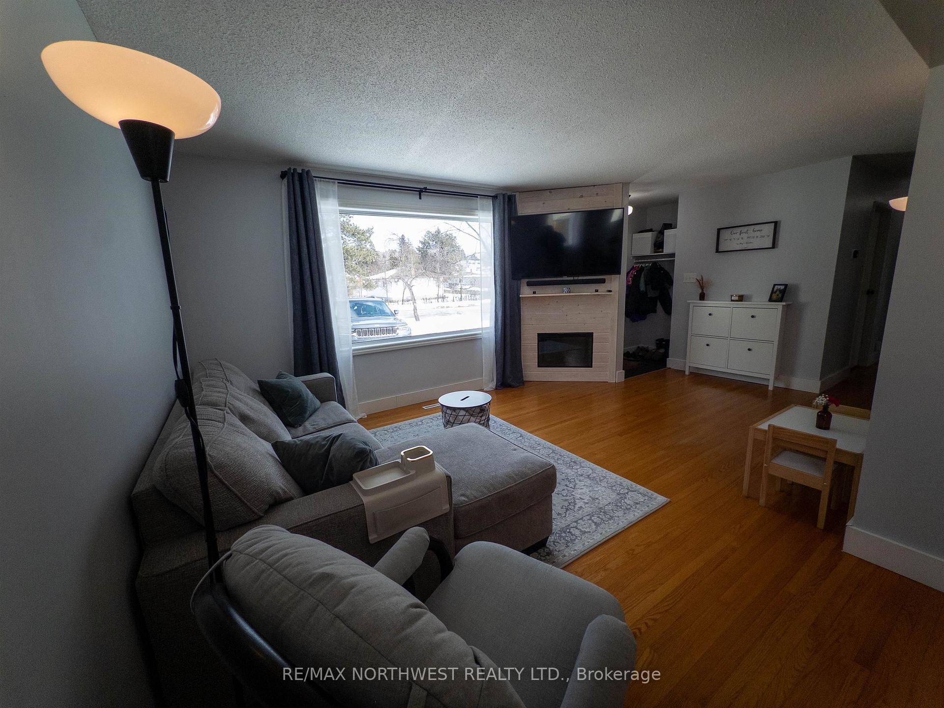 Photo 12 of 1102 Minto Avenue, Kenora, Amethyst — HOMEH