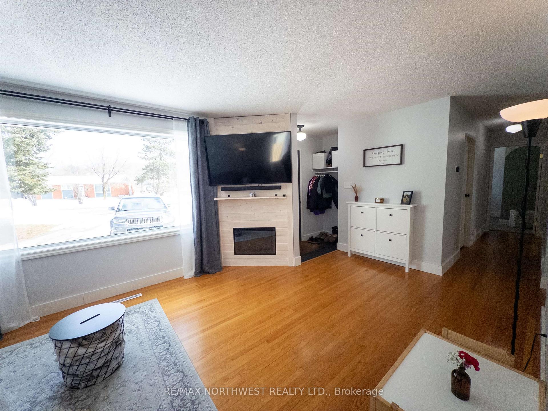 Photo 13 of 1102 Minto Avenue, Kenora, Amethyst — HOMEH