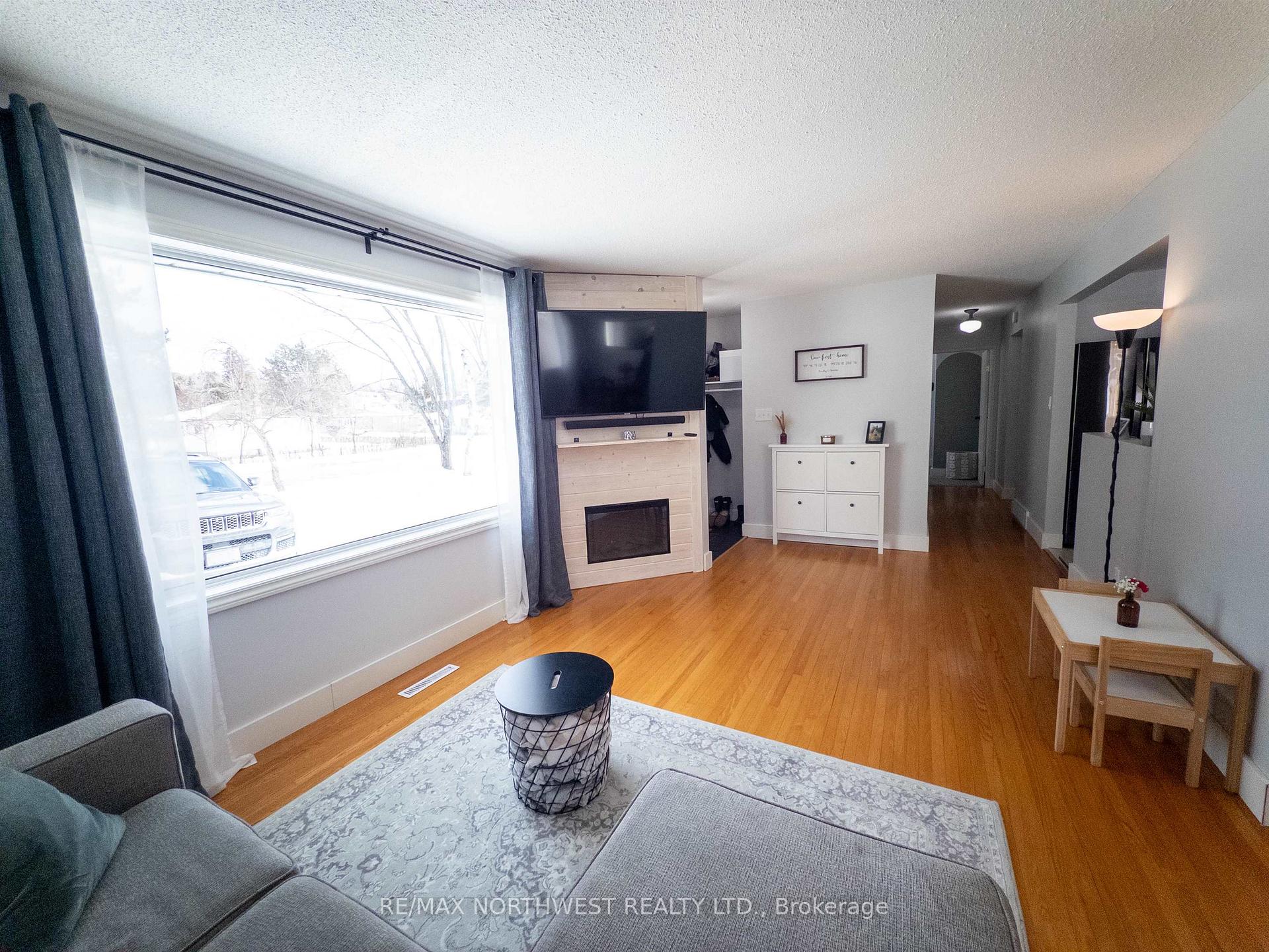 Photo 14 of 1102 Minto Avenue, Kenora, Amethyst — HOMEH