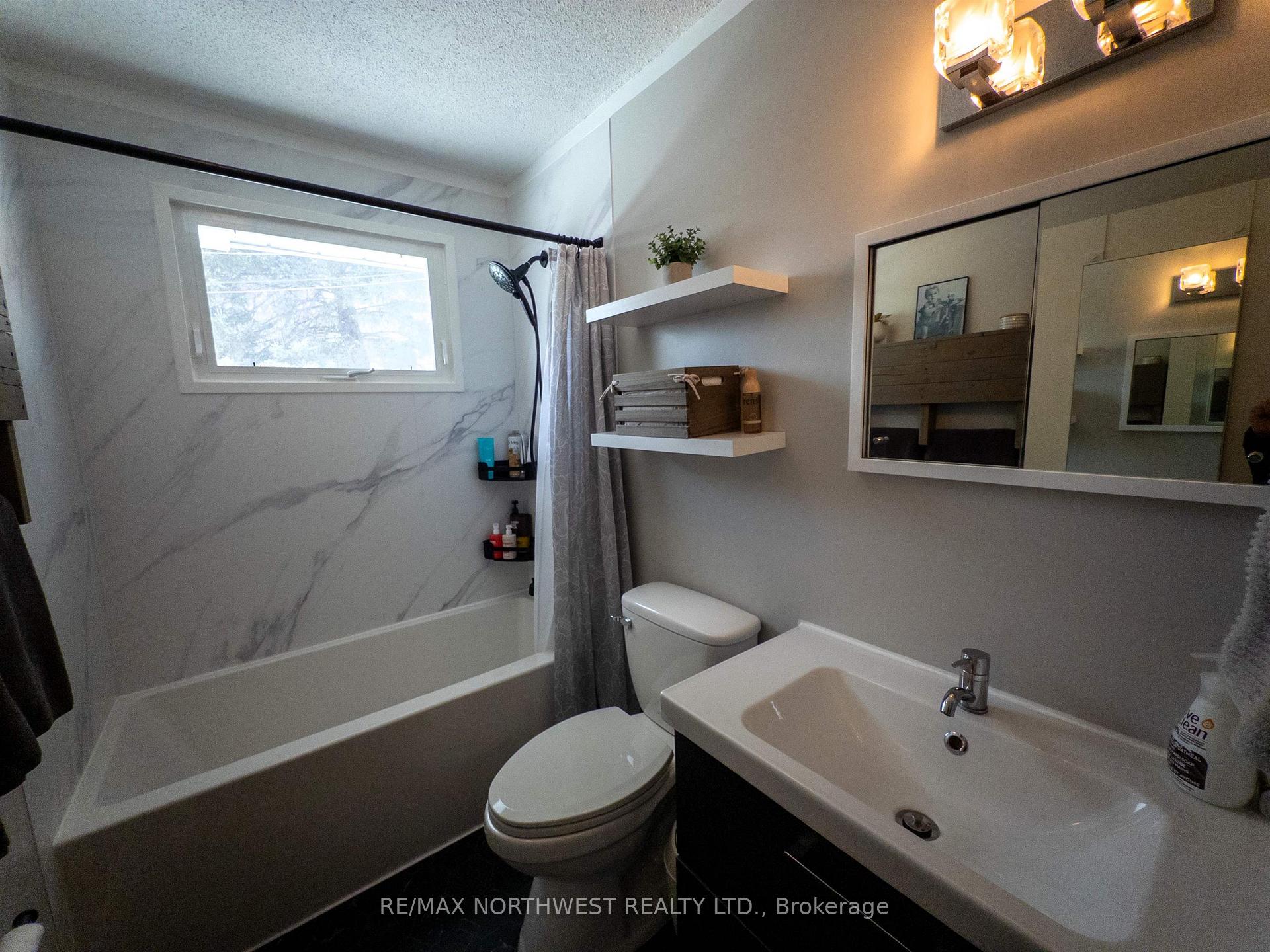 Photo 18 of 1102 Minto Avenue, Kenora, Amethyst — HOMEH