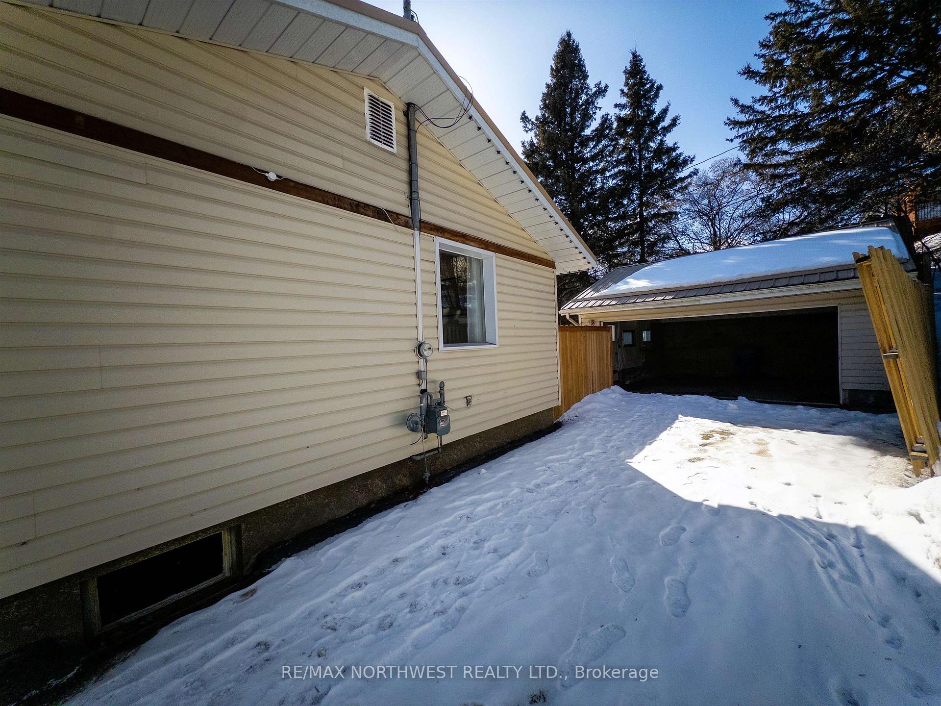 Photo 37 of 1102 Minto Avenue, Kenora, Amethyst — HOMEH