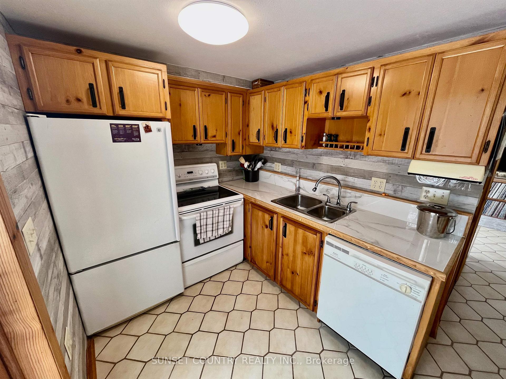 Photo 9 of 76 Ojibway Drive, Machin — HOMEH