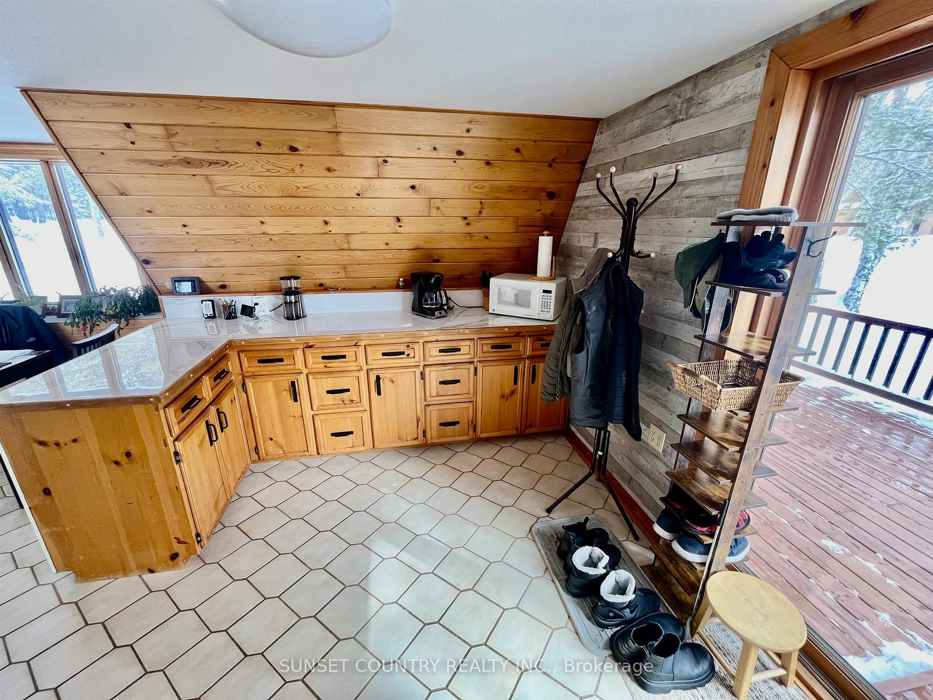 Photo 11 of 76 Ojibway Drive, Machin — HOMEH