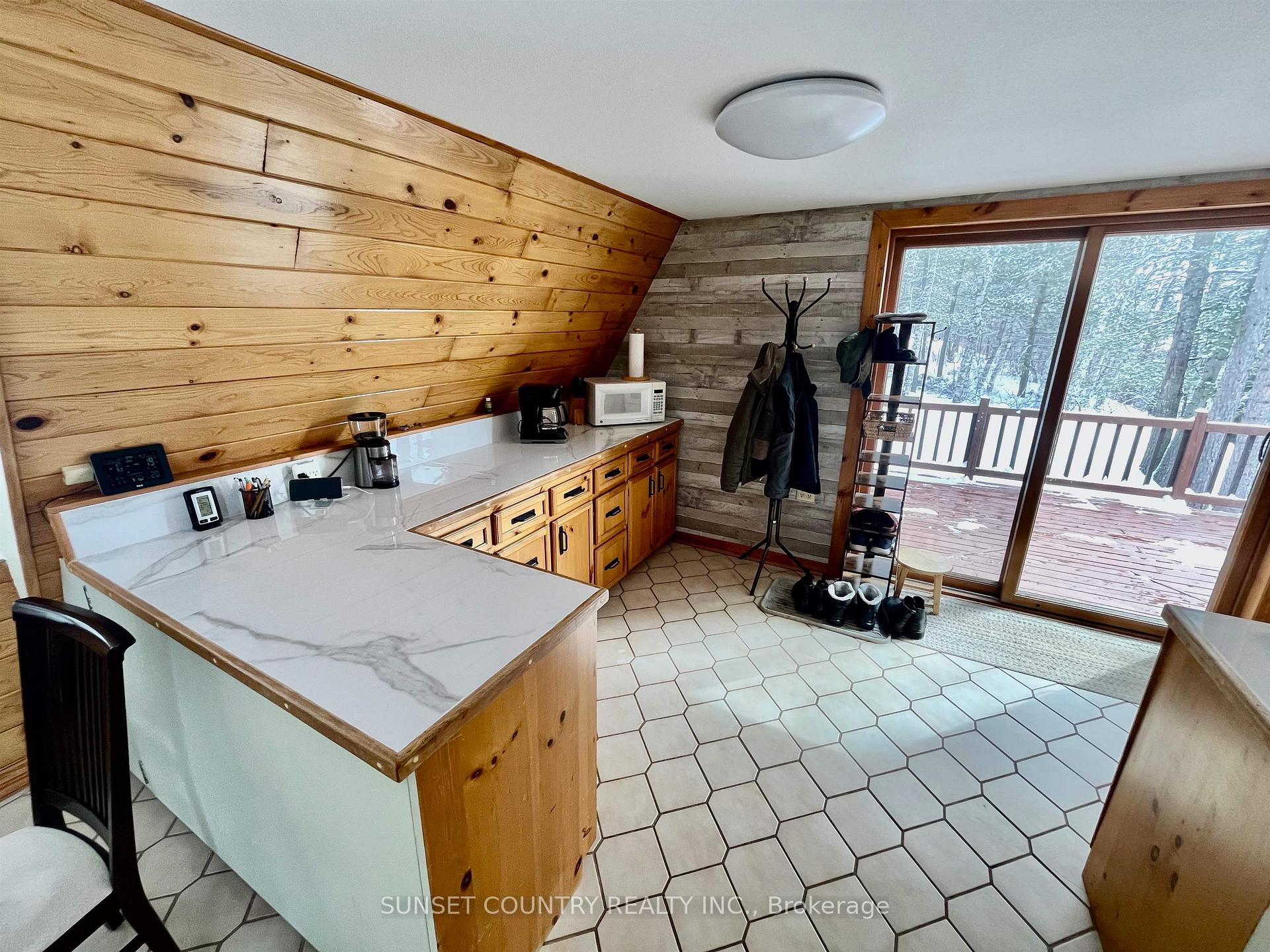 Photo 12 of 76 Ojibway Drive, Machin — HOMEH