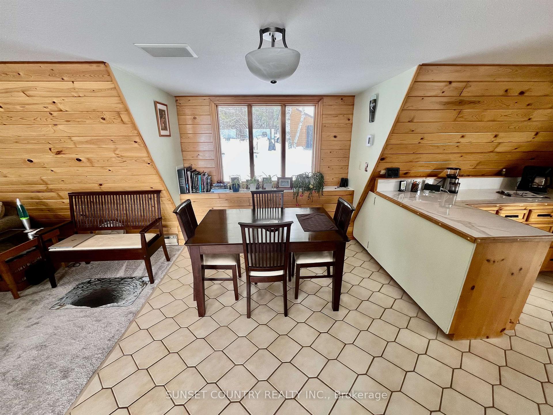 Photo 13 of 76 Ojibway Drive, Machin — HOMEH