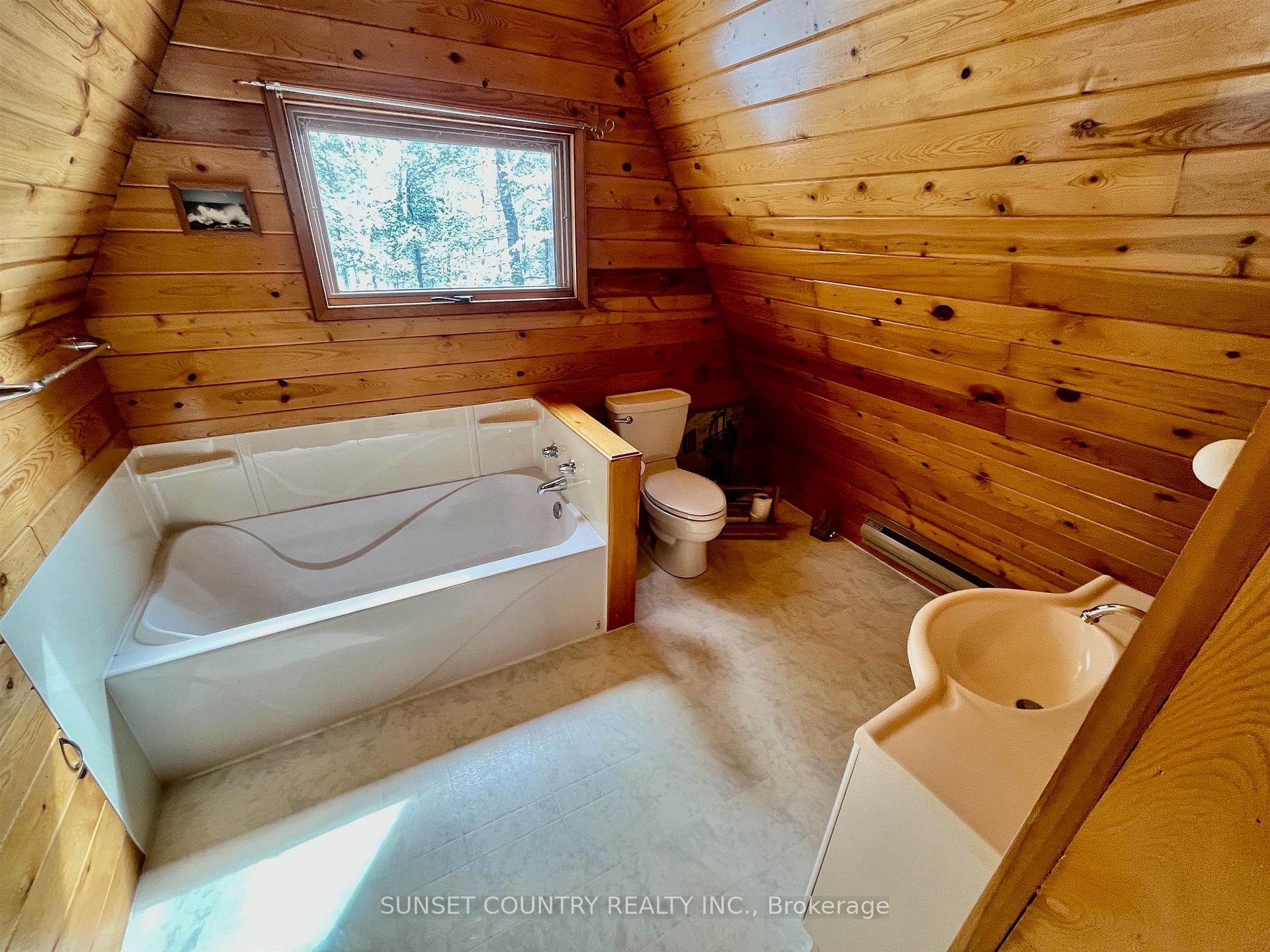 Photo 16 of 76 Ojibway Drive, Machin — HOMEH
