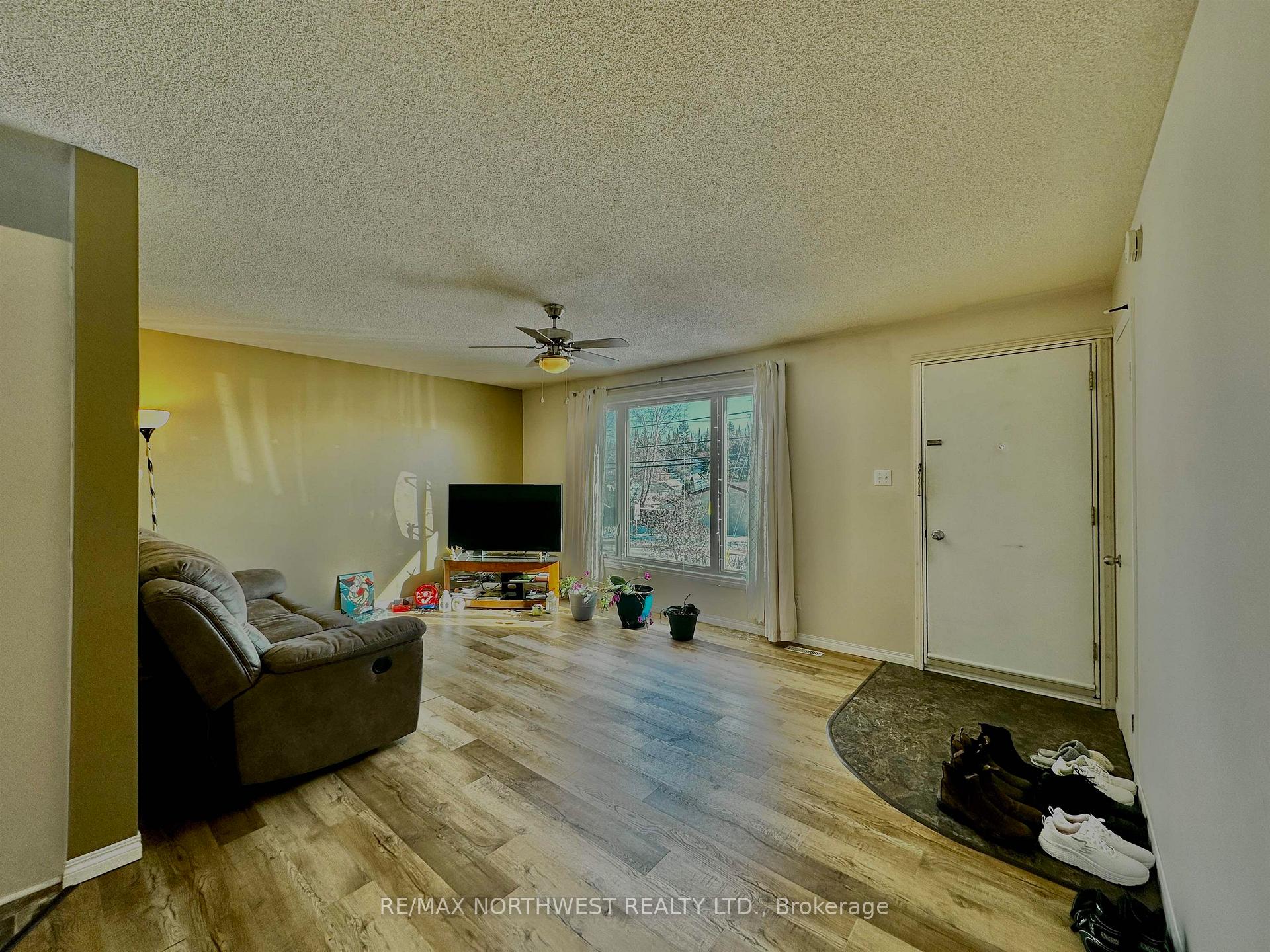 Photo 7 of 1032 Ninth Street N, Kenora, Evergreen — HOMEH