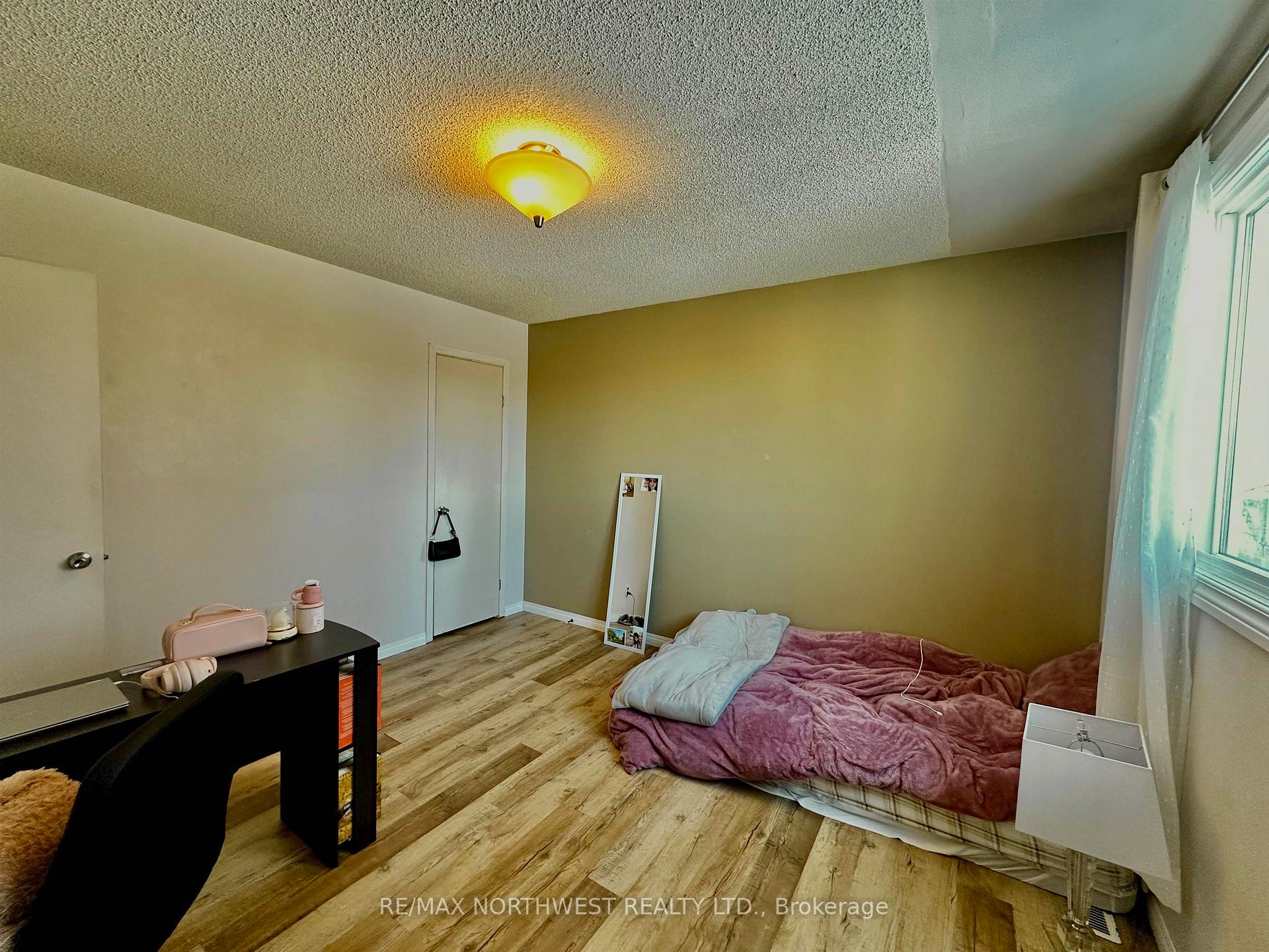 Photo 17 of 1032 Ninth Street N, Kenora, Evergreen — HOMEH