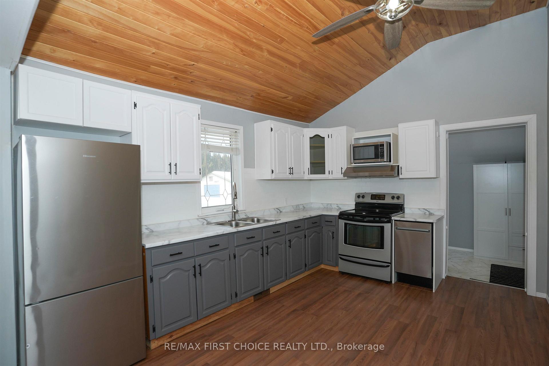 Photo 4 of 1755 Broadway Ave, Thunder Bay, Rosslyn Road — HOMEH
