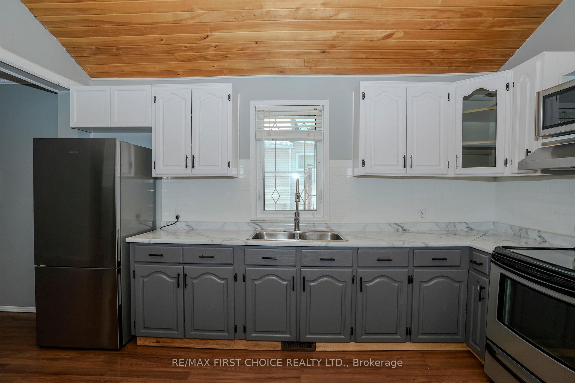 Photo 5 of 1755 Broadway Ave, Thunder Bay, Rosslyn Road — HOMEH