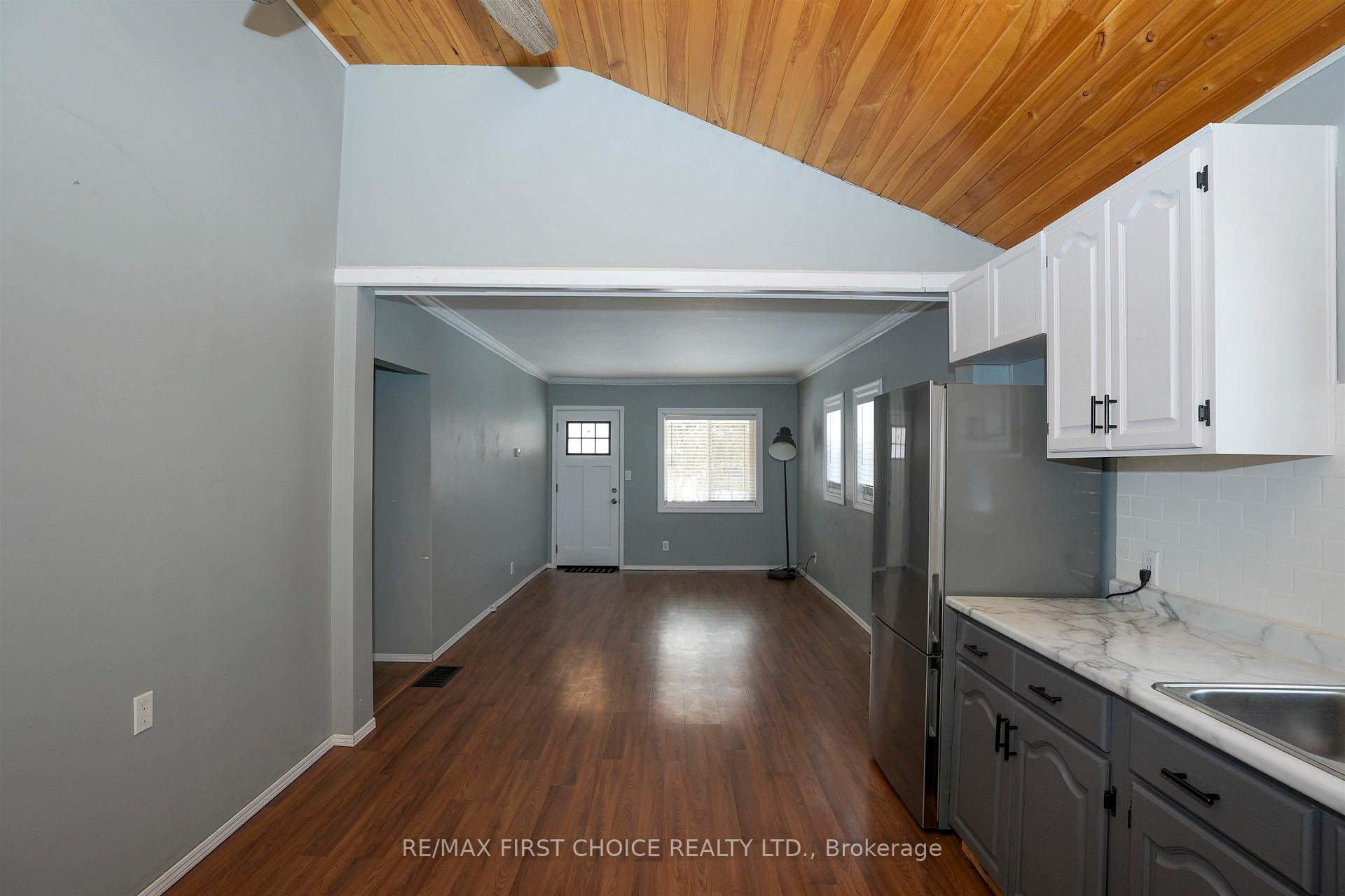 Photo 7 of 1755 Broadway Ave, Thunder Bay, Rosslyn Road — HOMEH