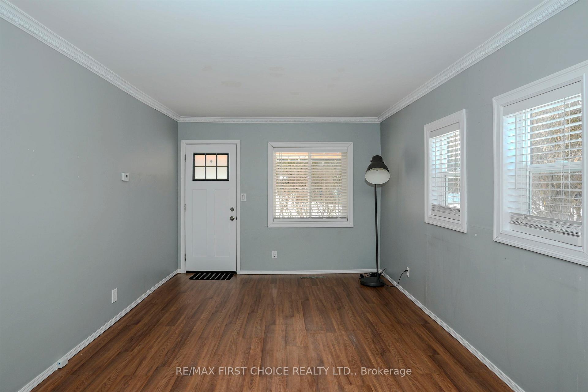 Photo 9 of 1755 Broadway Ave, Thunder Bay, Rosslyn Road — HOMEH
