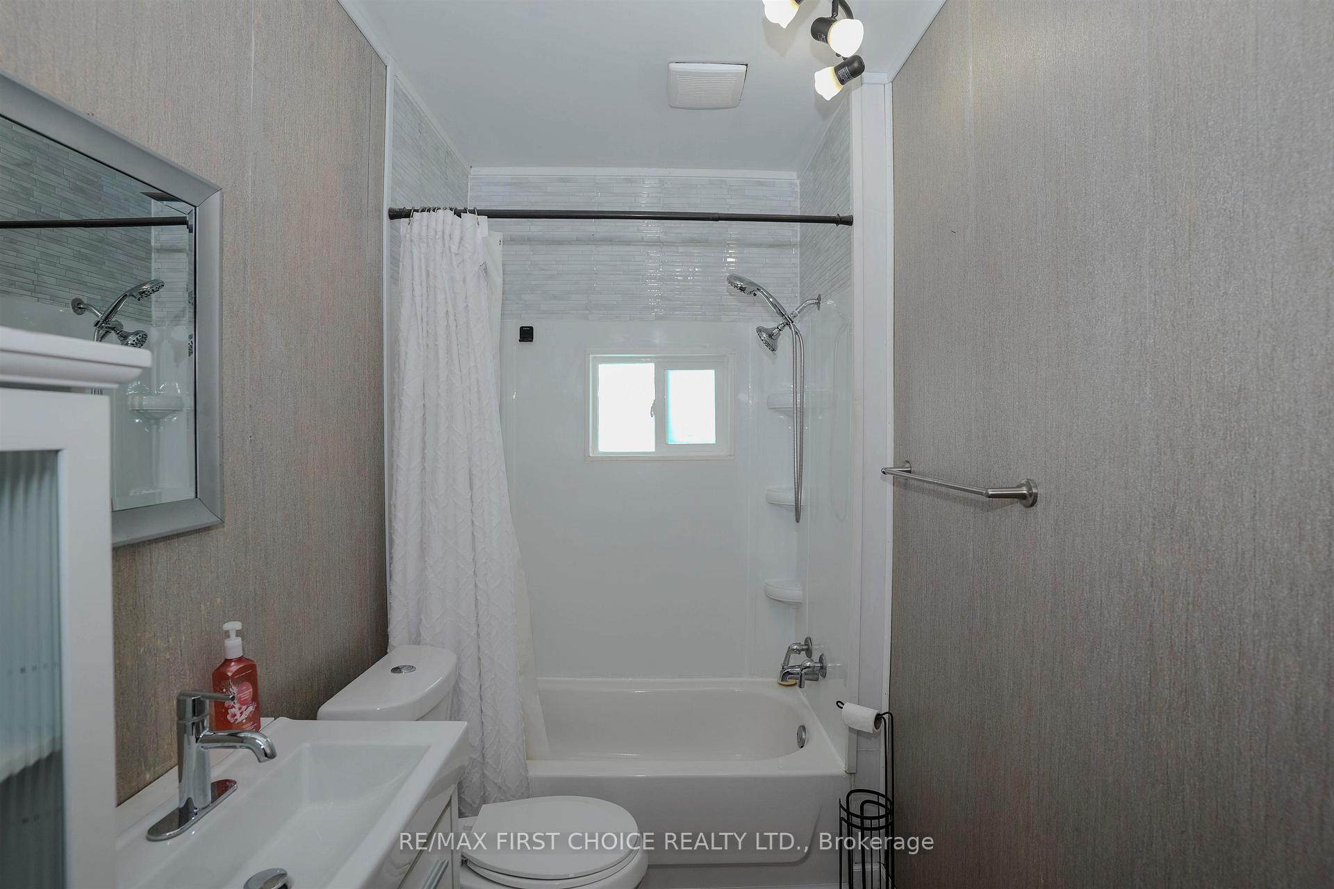 Photo 12 of 1755 Broadway Ave, Thunder Bay, Rosslyn Road — HOMEH
