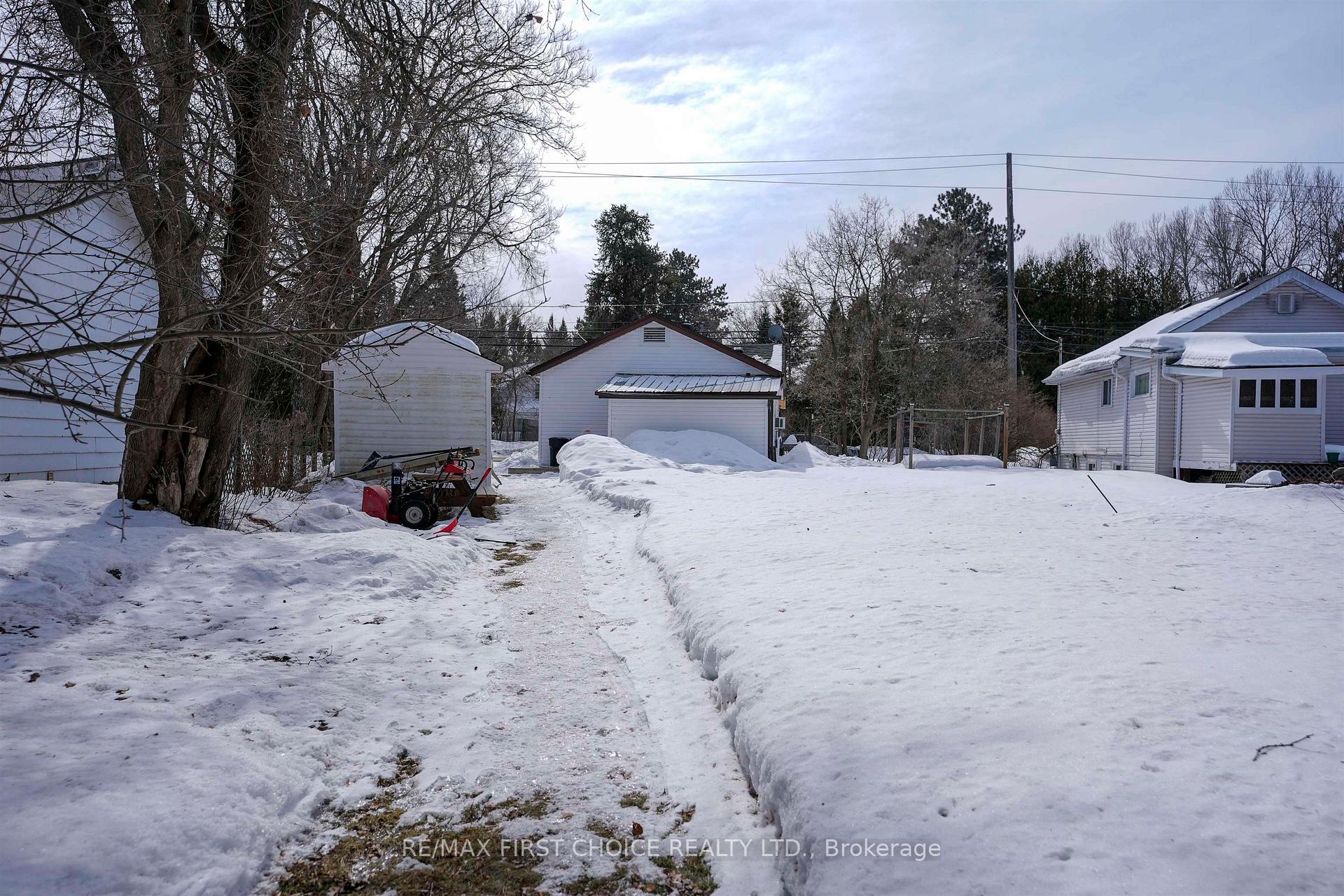 Photo 25 of 1755 Broadway Ave, Thunder Bay, Rosslyn Road — HOMEH