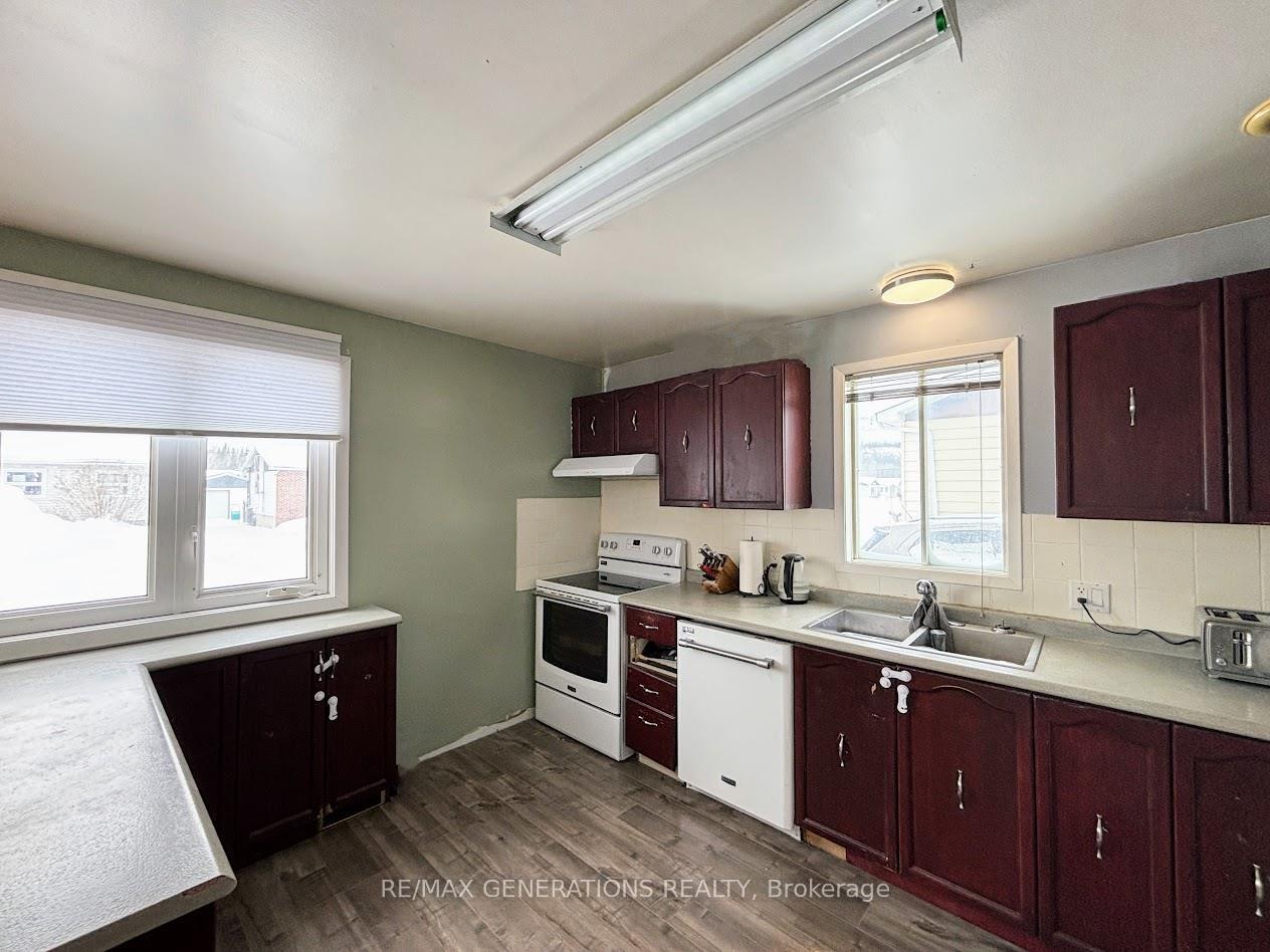 Photo 6 of 27 Wendego Street, Manitouwadge — HOMEH