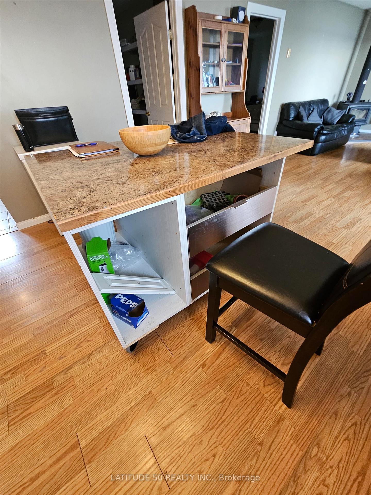Photo 9 of 214 Lakeshore Drive, Ignace — HOMEH