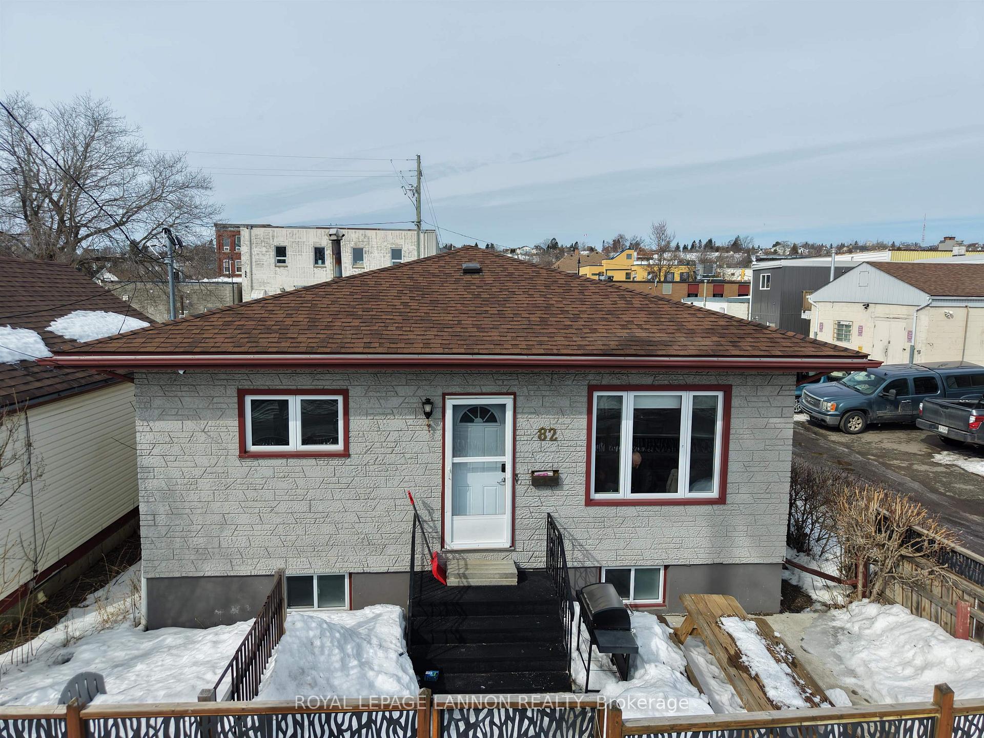 Photo 1 of 82 Machar Ave., Thunder Bay, Court / Cumberland — HOMEH